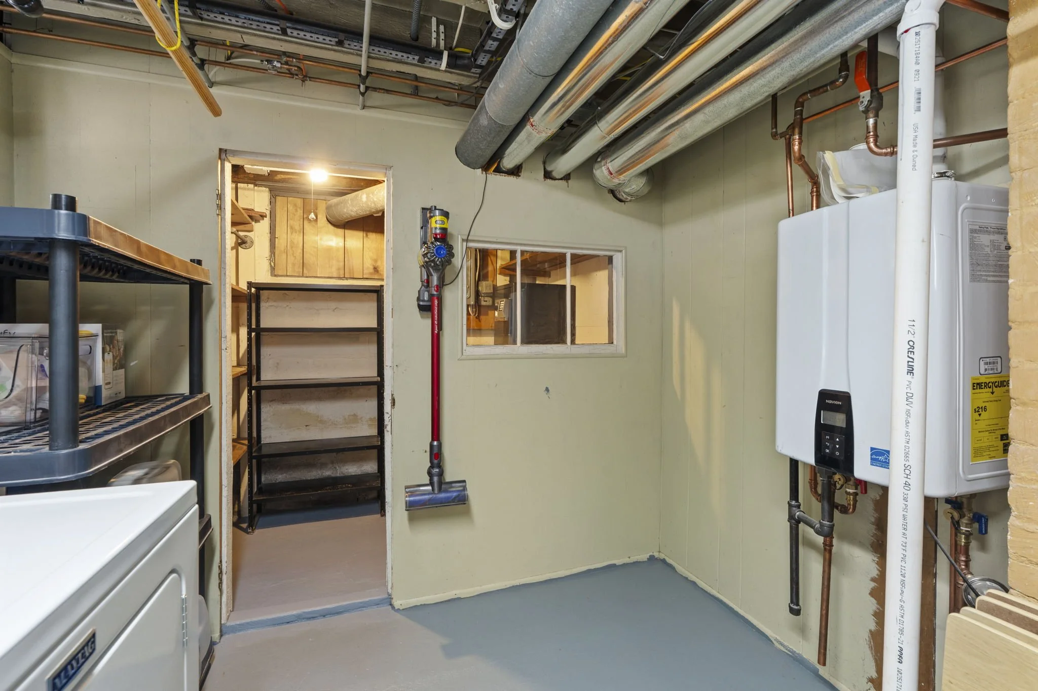 58-web-or-mls-3612 S 39th Ave-363.JPG