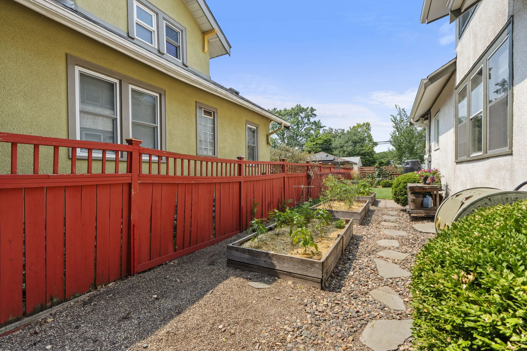 62-web-or-mls-3612 S 39th Ave-48.JPG