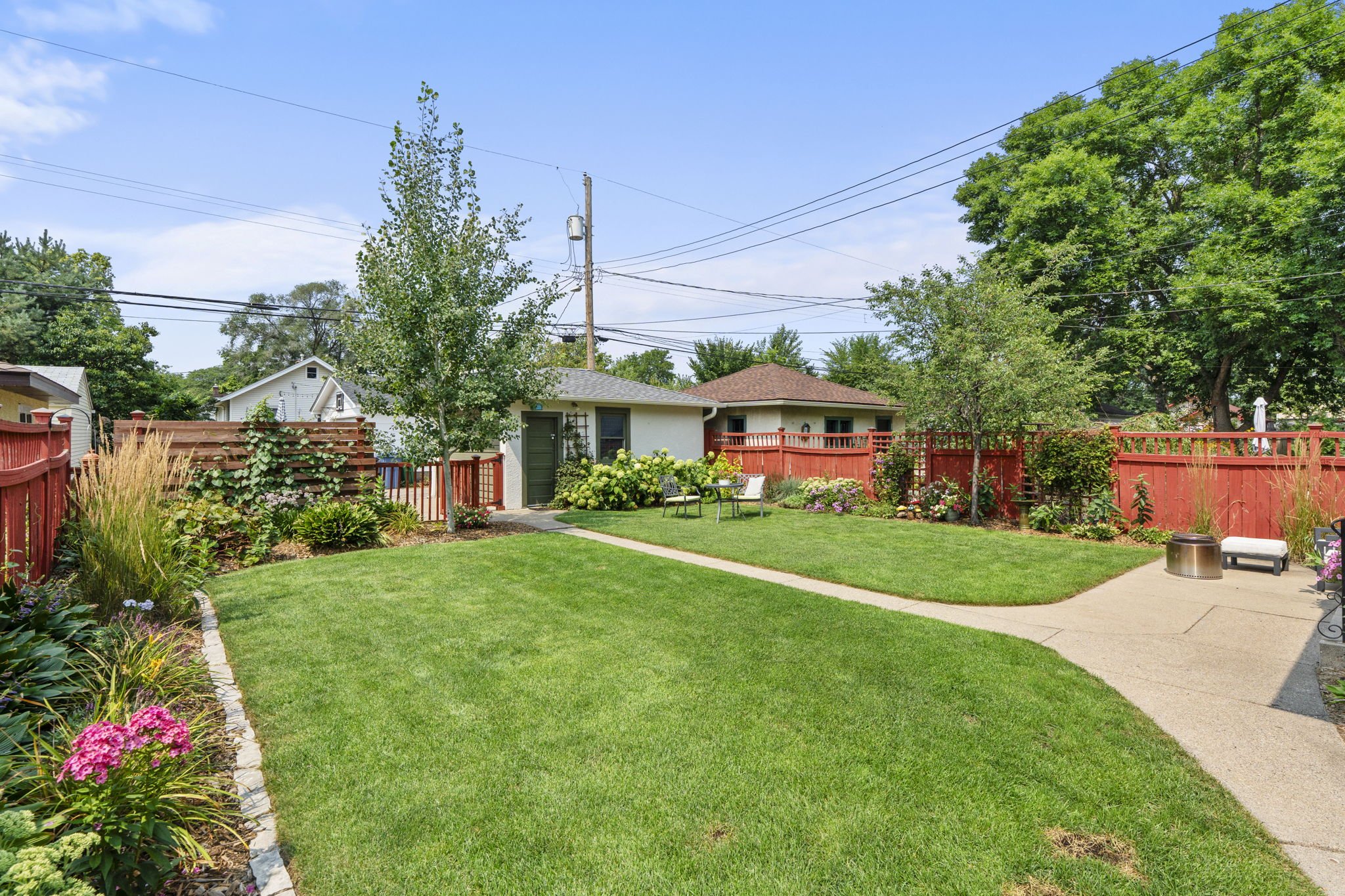 64-web-or-mls-3612 S 39th Ave-58.JPG