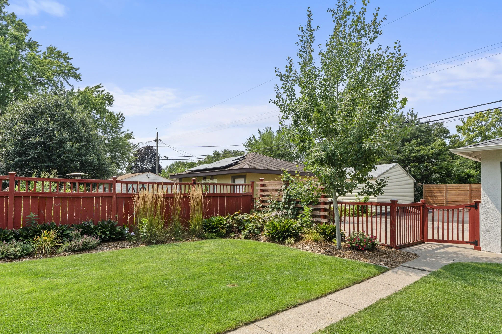 75-web-or-mls-3612 S 39th Ave-113.JPG
