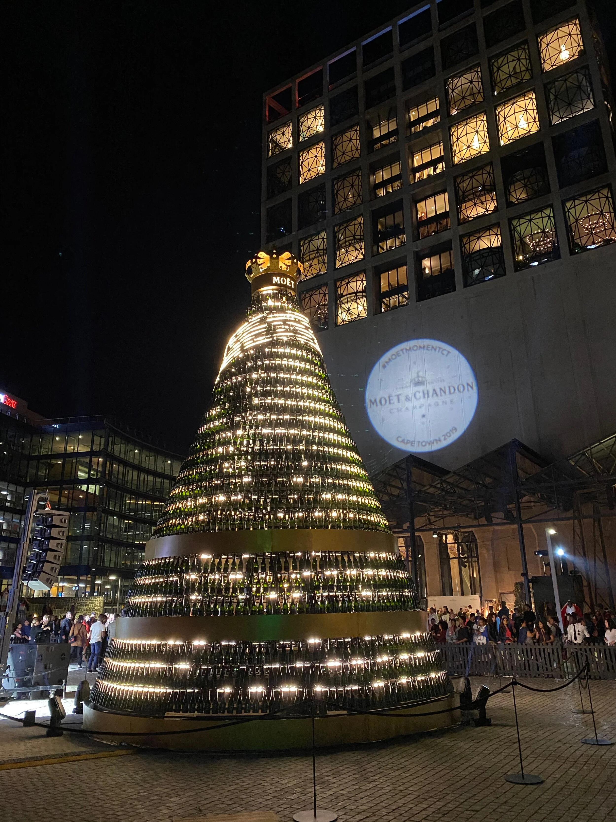 The Must Moët Moment!