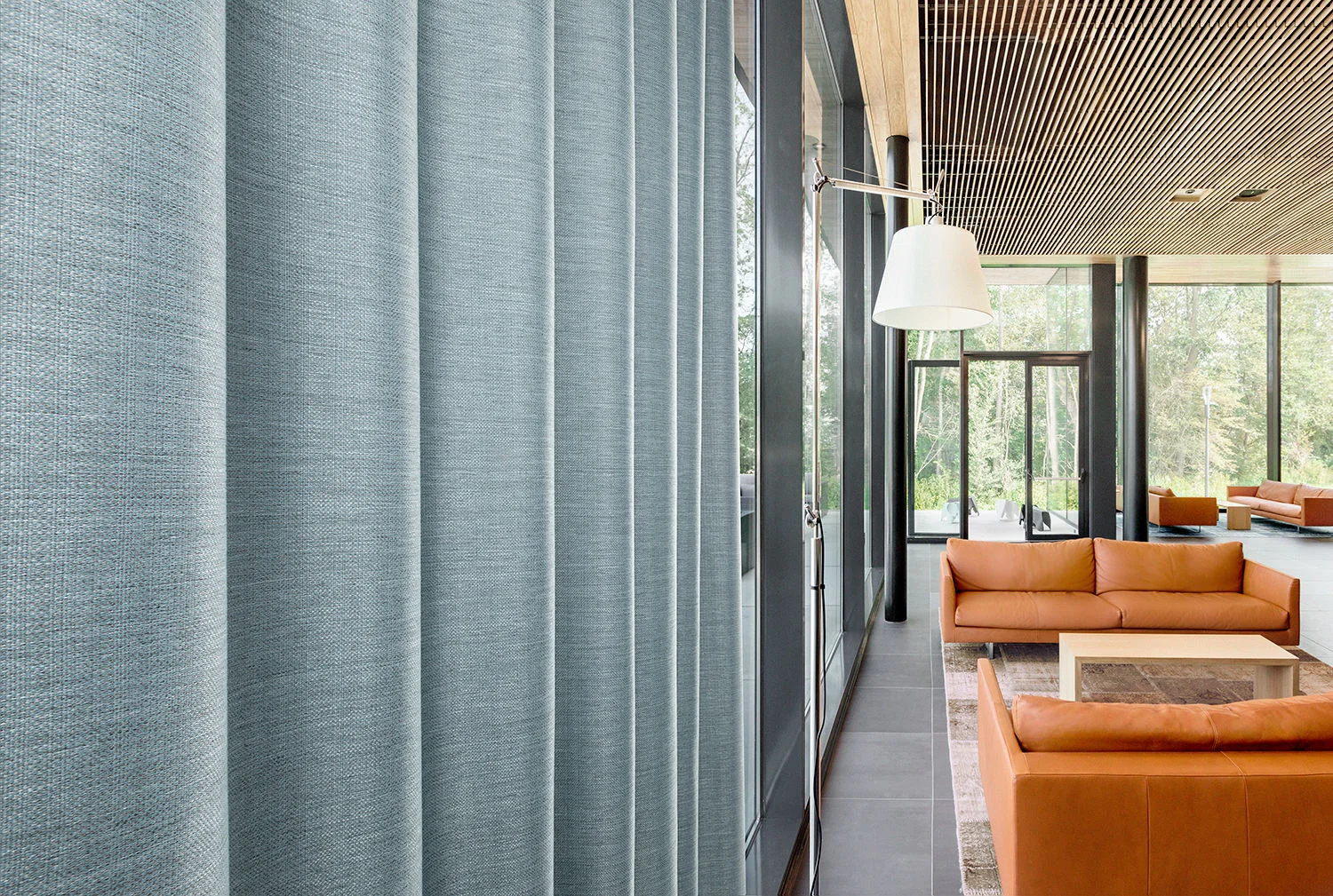 Vescom - curtain - Liran.jpg