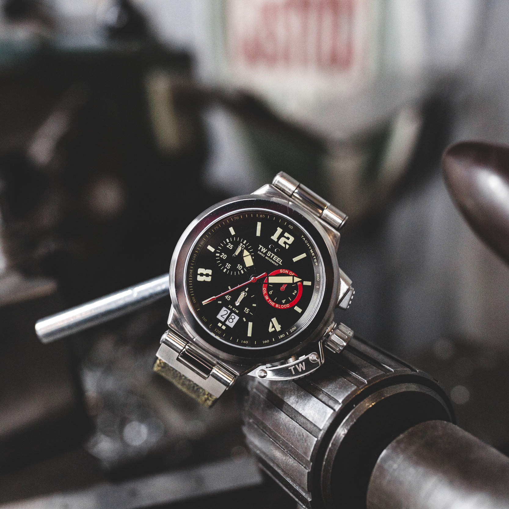 DeBolexEngineeringxOilInTheBloodxTWSteel%28479of499%29.jpg
