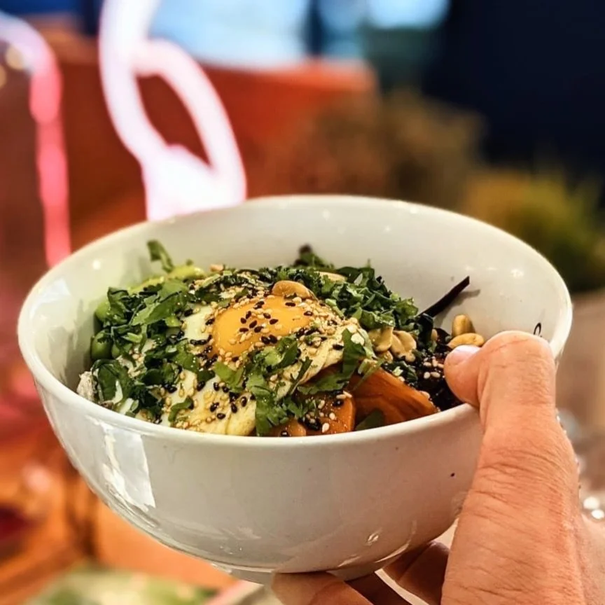 Venez go&ucirc;ter nos bowls chauds! 🍛✨
Ici, bowl bibimbap &oelig;uf, sauce spicy gochujang.

📍11 rue d&rsquo;Auvergne, 69002 Lyon 

#oumangeralyon #skipjack #pokes