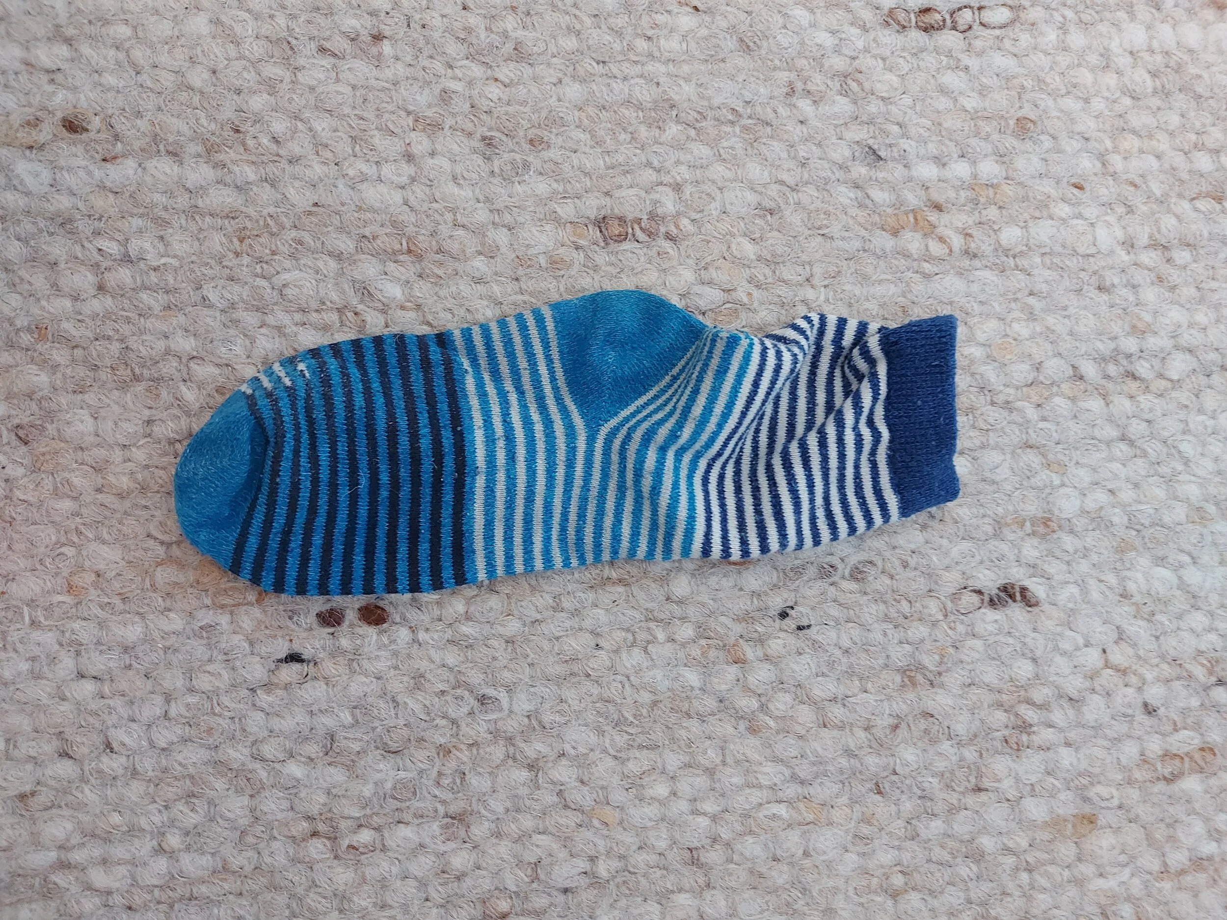 Nr 14 ein blauer Socken