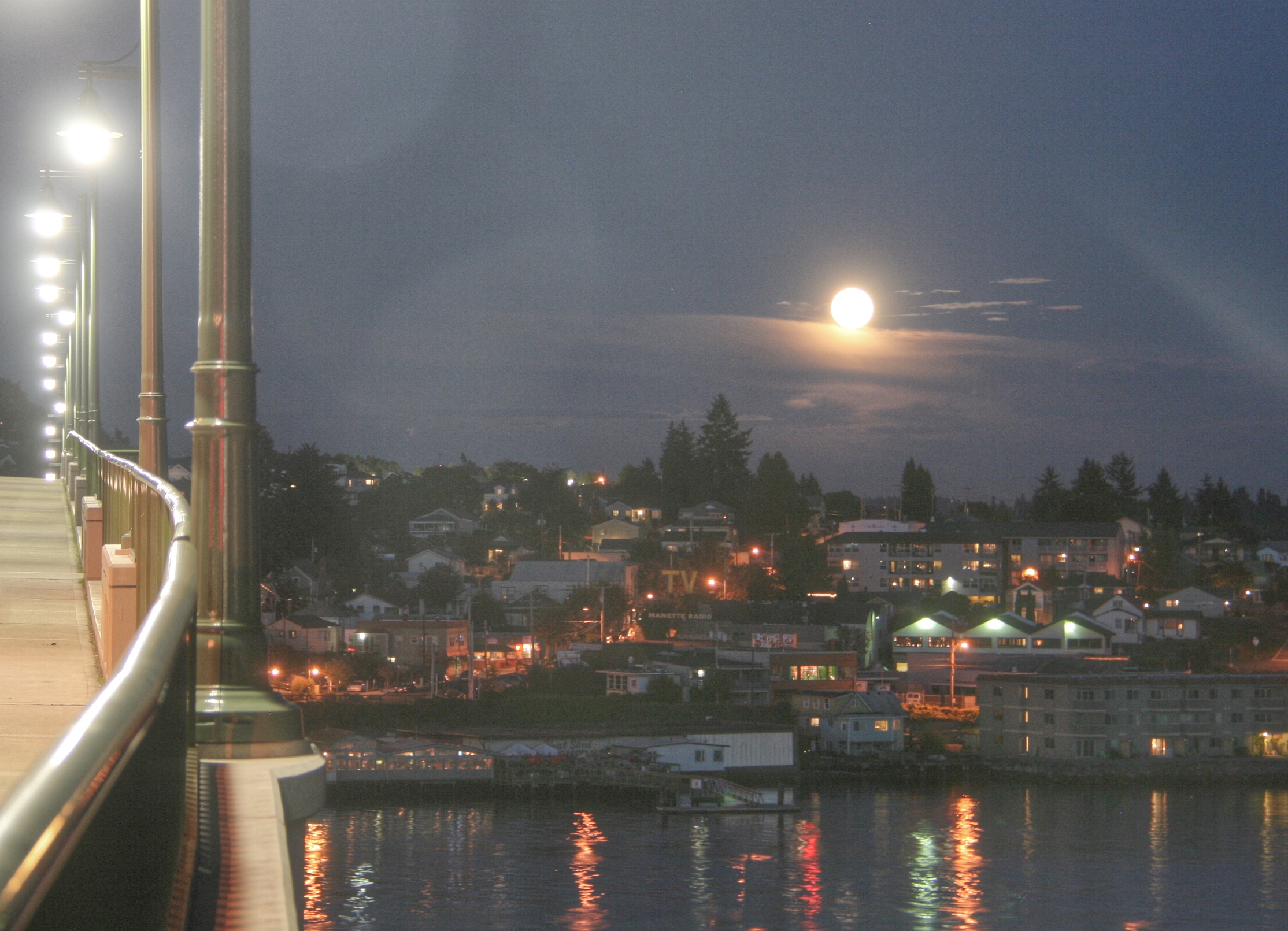 Moon over Manette.JPG