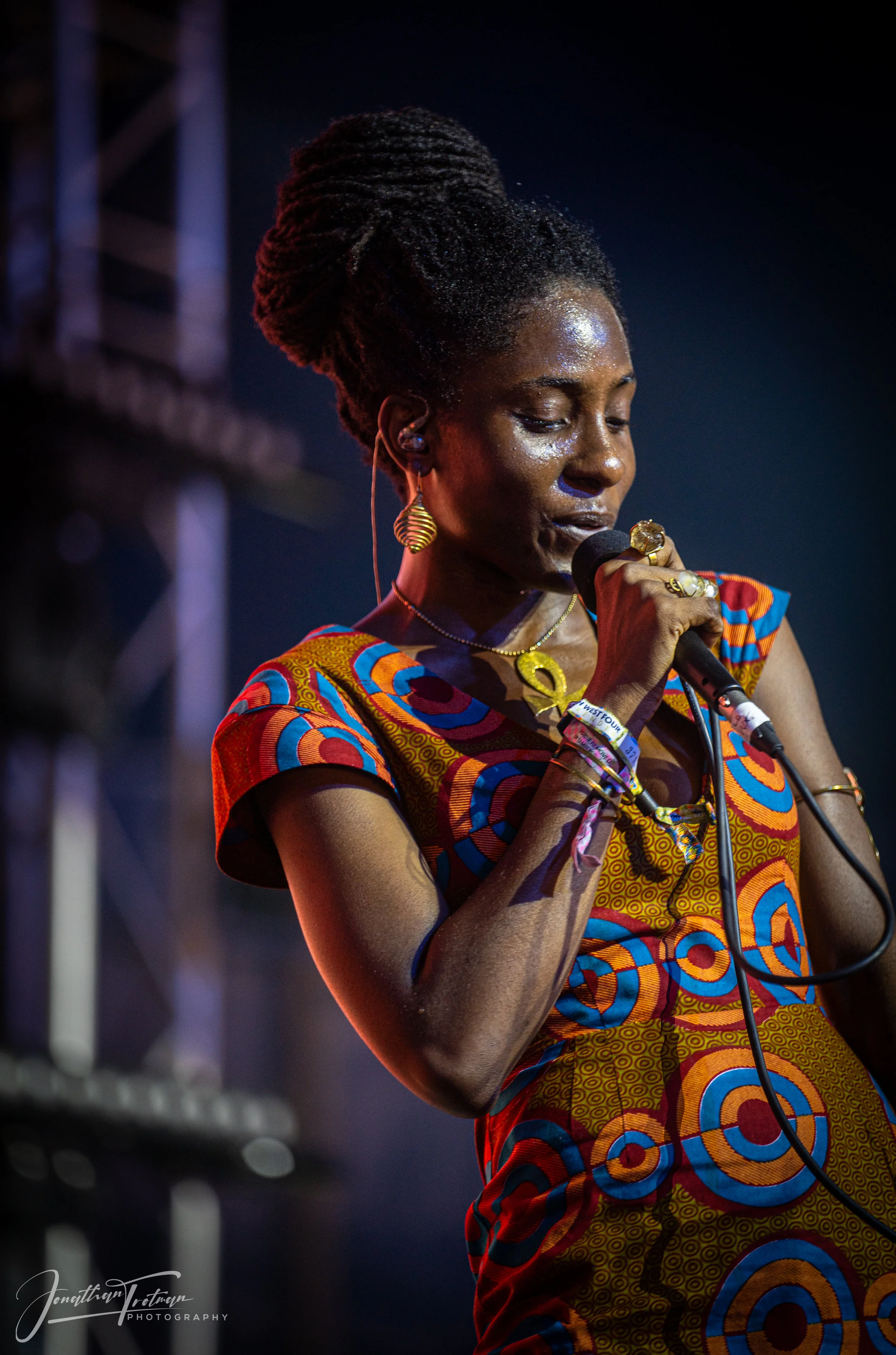 JAH9-07631.jpg