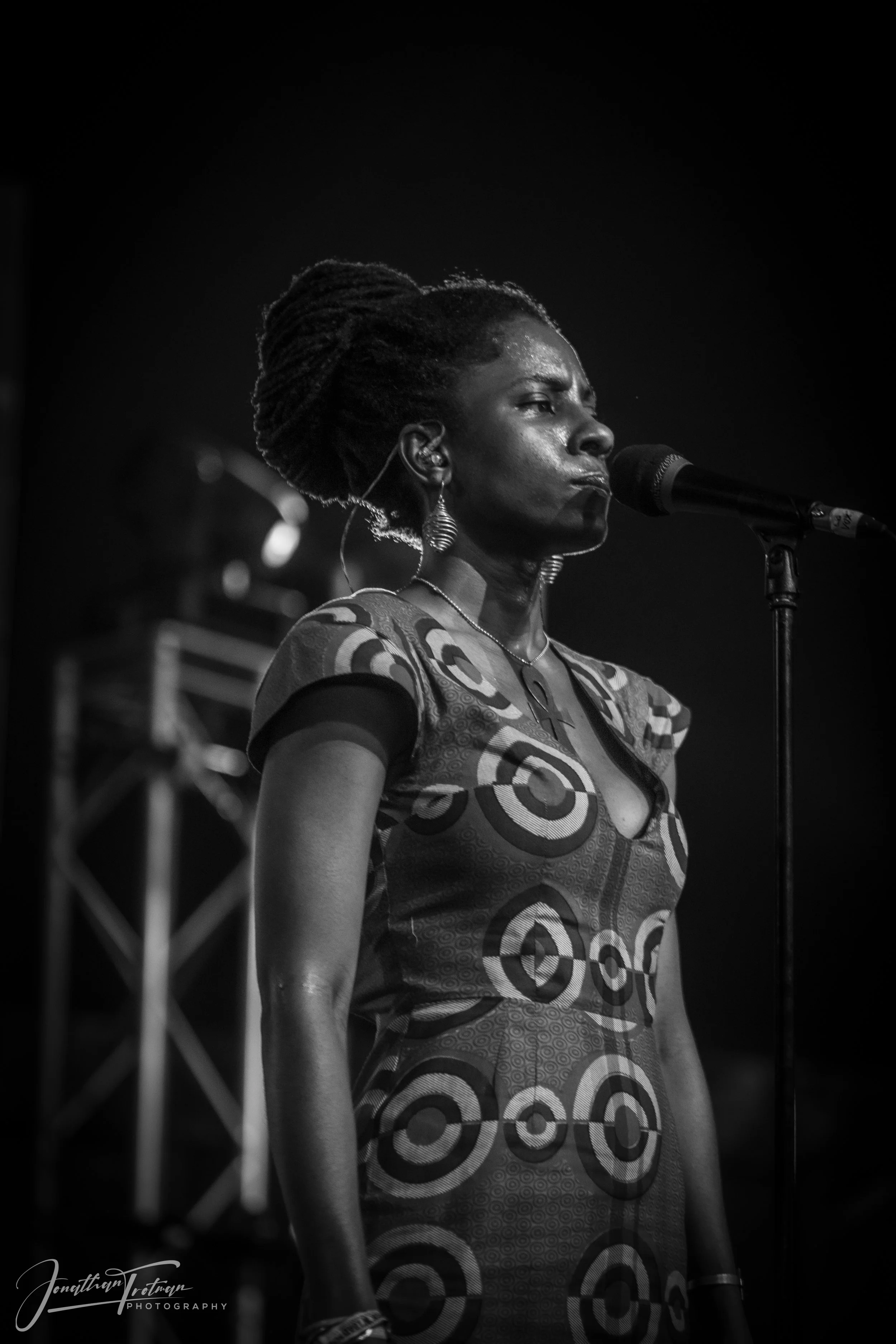 JAH9-07653.jpg