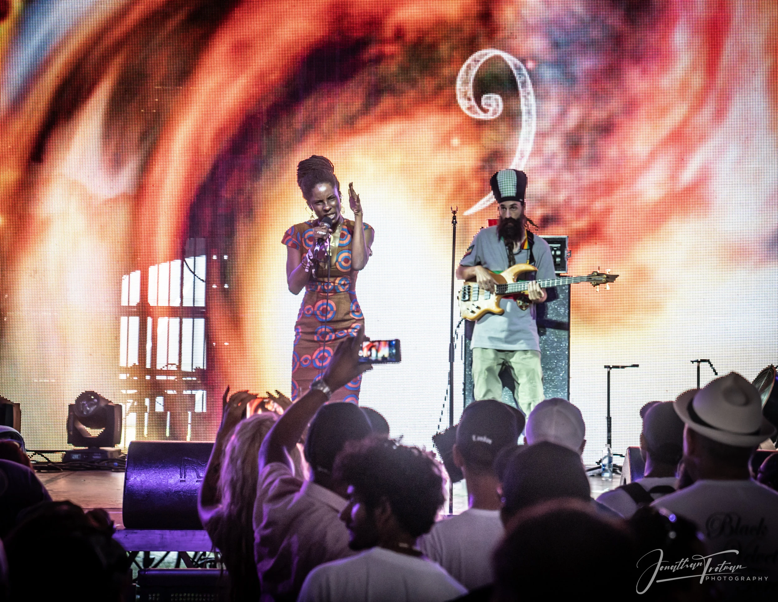 JAH9-07705-2.jpg