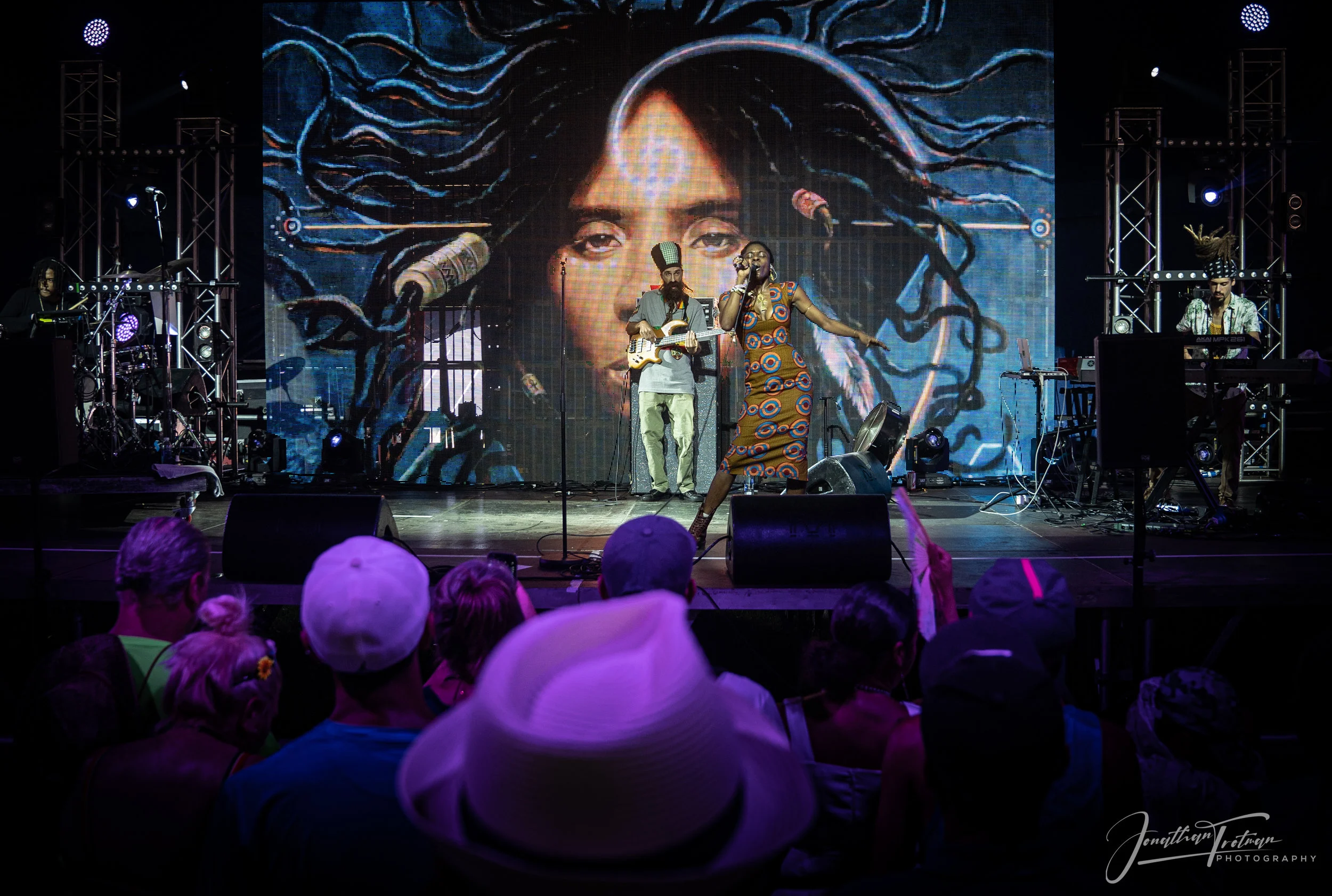 JAH9-07734-2.jpg