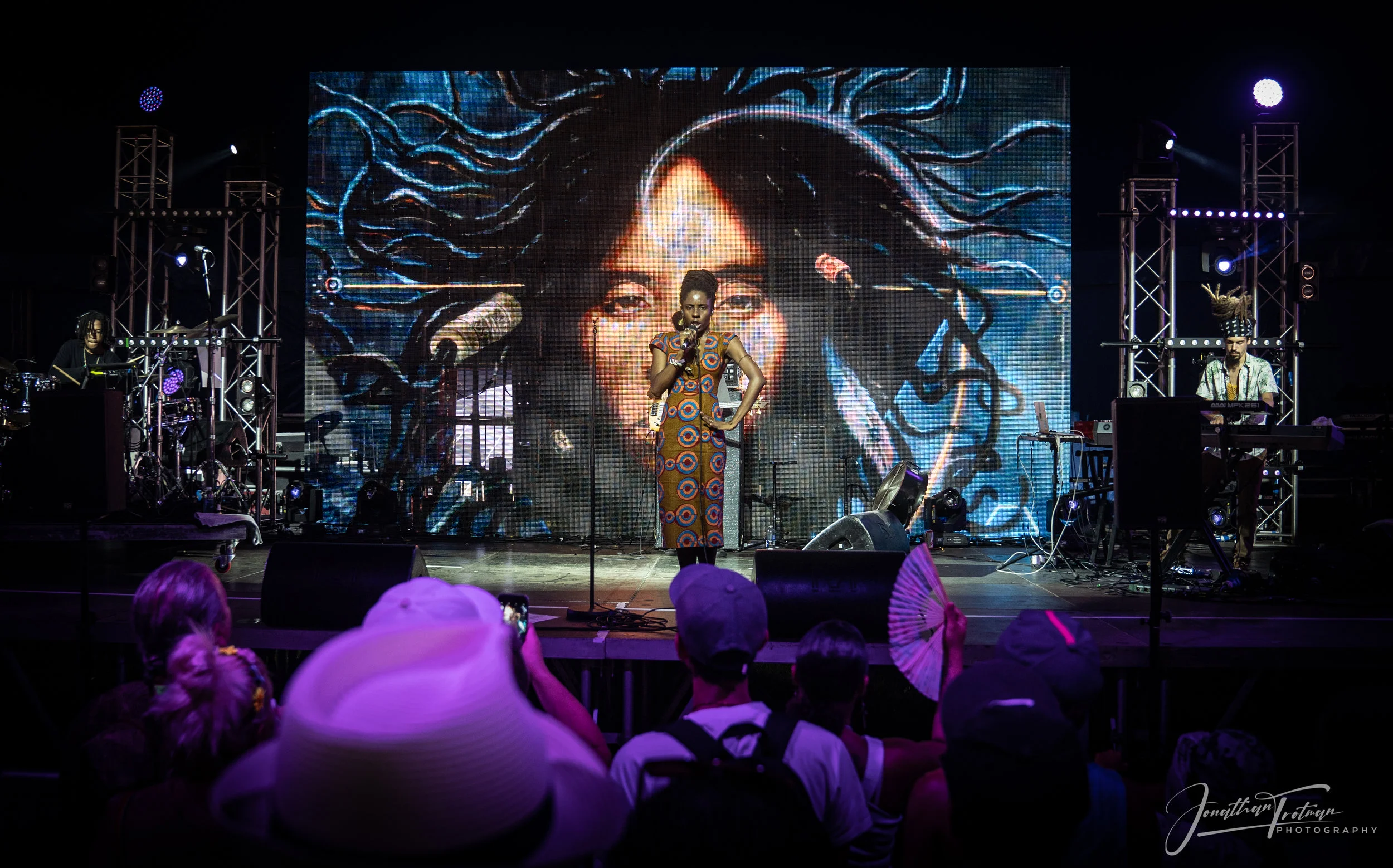 JAH9-07749-2.jpg