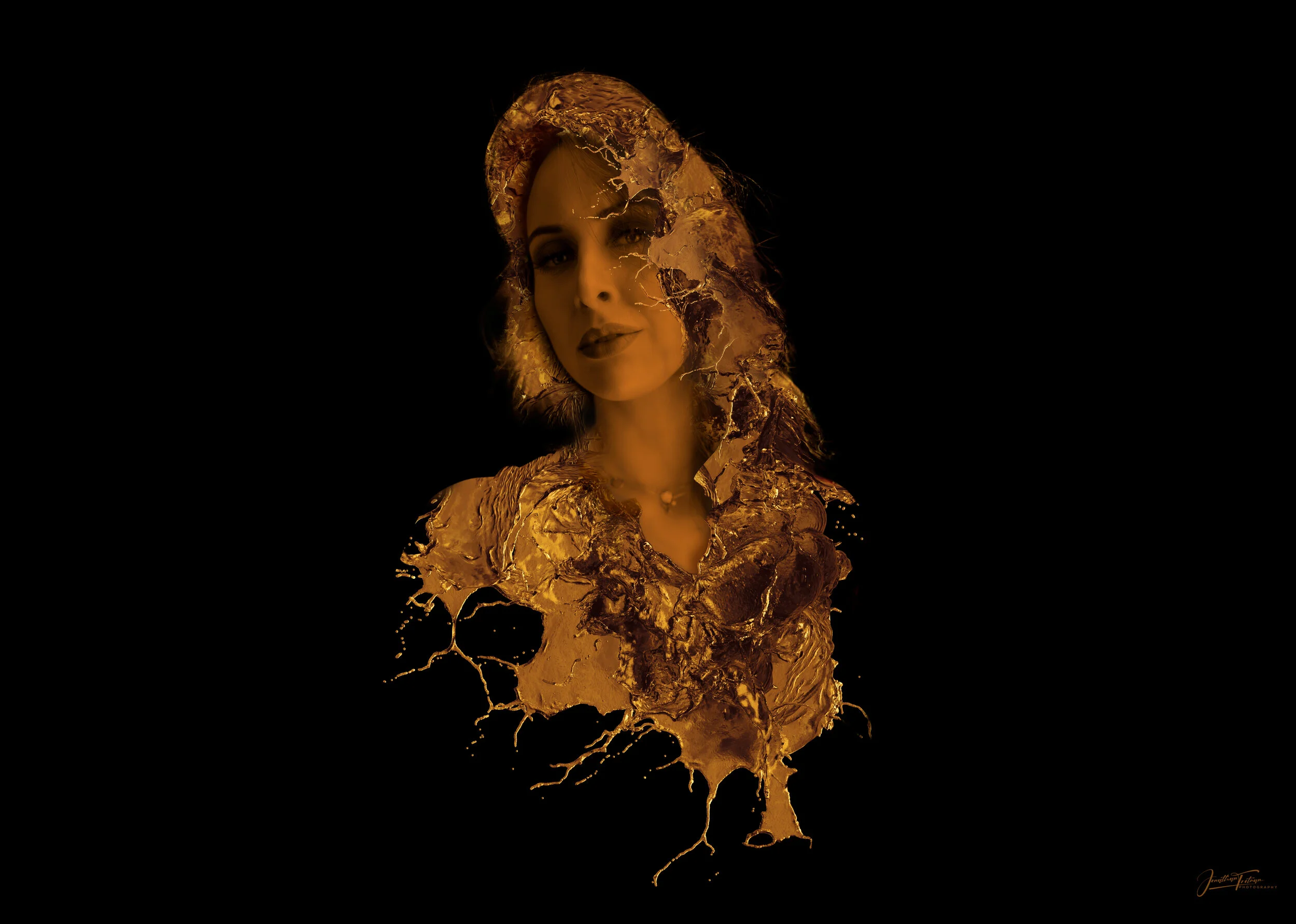 Ewa Gold Portrait III.JPG