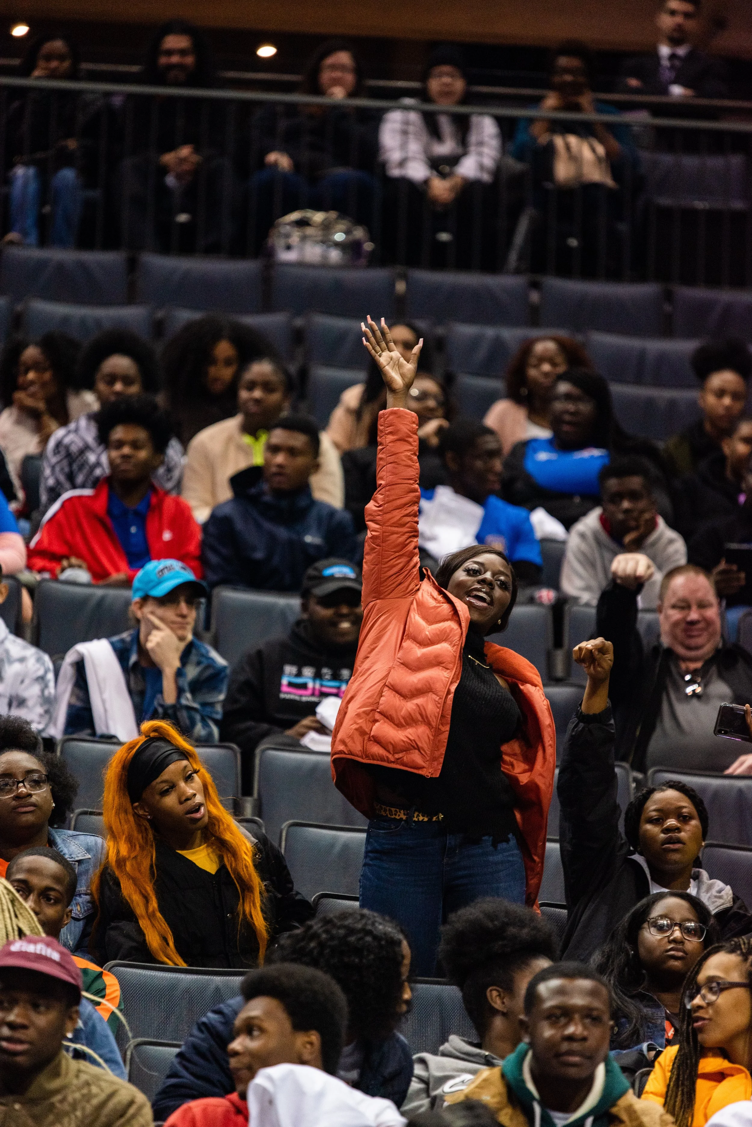 CHARLOTTE 2020 (SPECTRUM) - STUDENTS RAISING THEIR HANDS AT PANEL #2.jpg