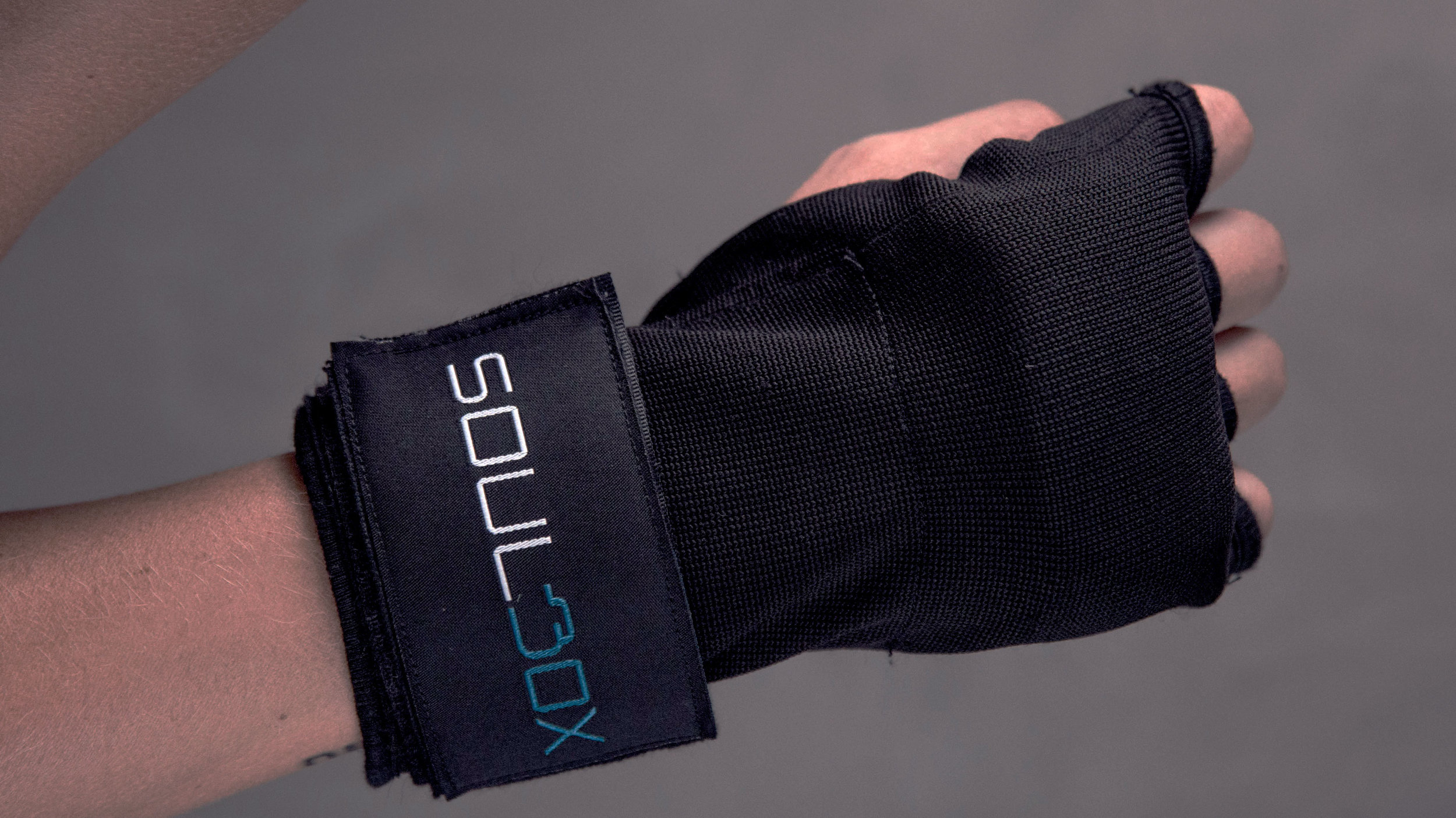 glove2.jpg
