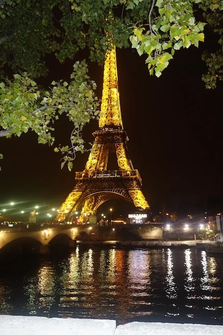 TIP: TRAVEL TO PARIS