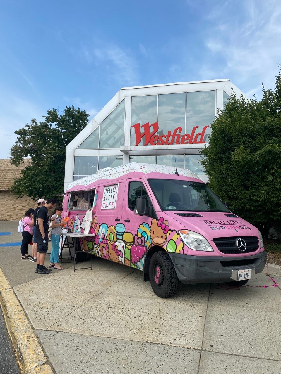 HELLO KITTY CAFE TRUCK, NJ/NYC — Average Socialite