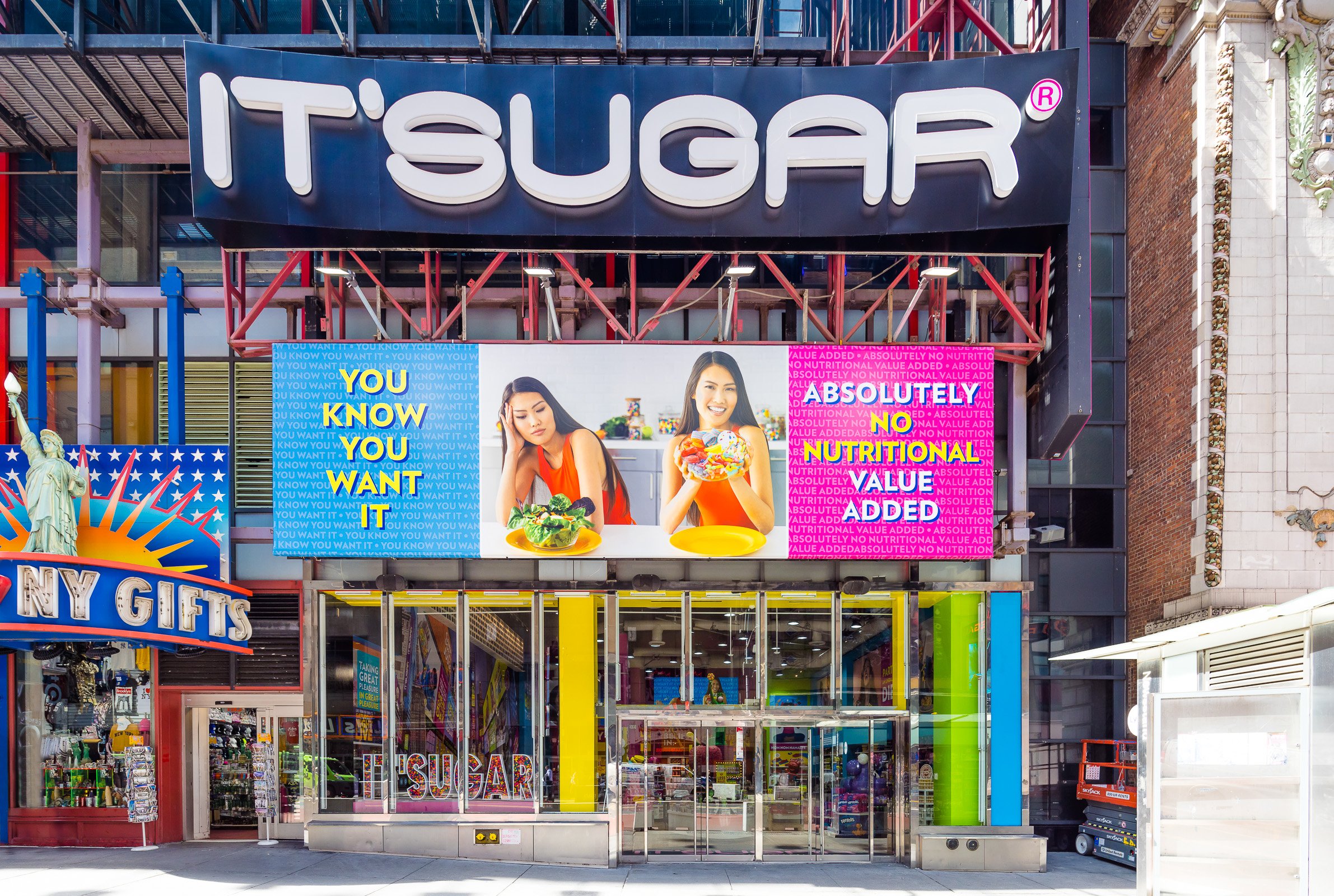 IT'SUGAR candy store set to open on Michigan Avenue - Chicago Sun-Times