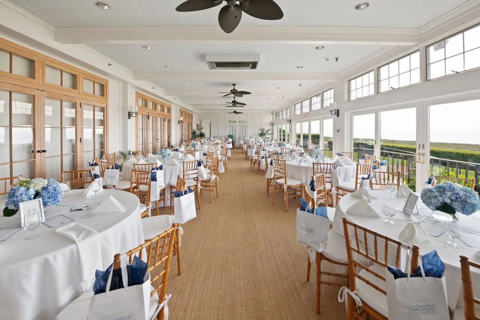 Hamptons — Average Socialite