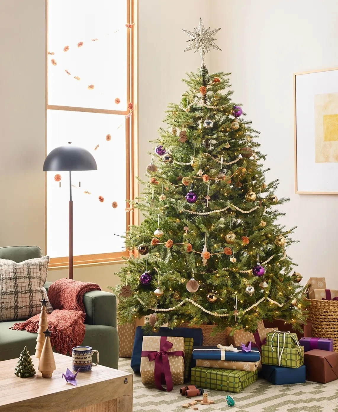 WAYFAIR CHRISTMAS TREE POP-UP, NYC