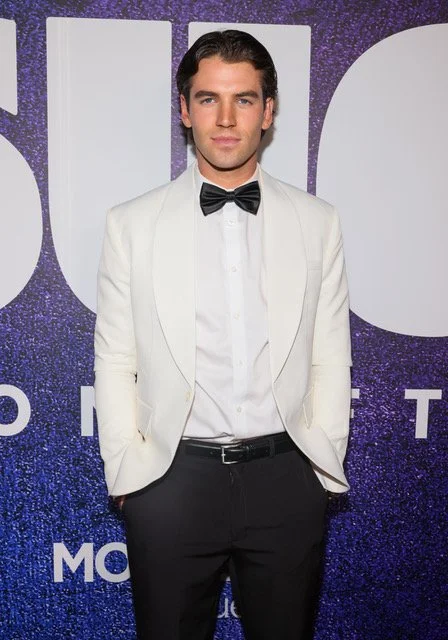   Photo by Paul Archuleta/Getty Images  