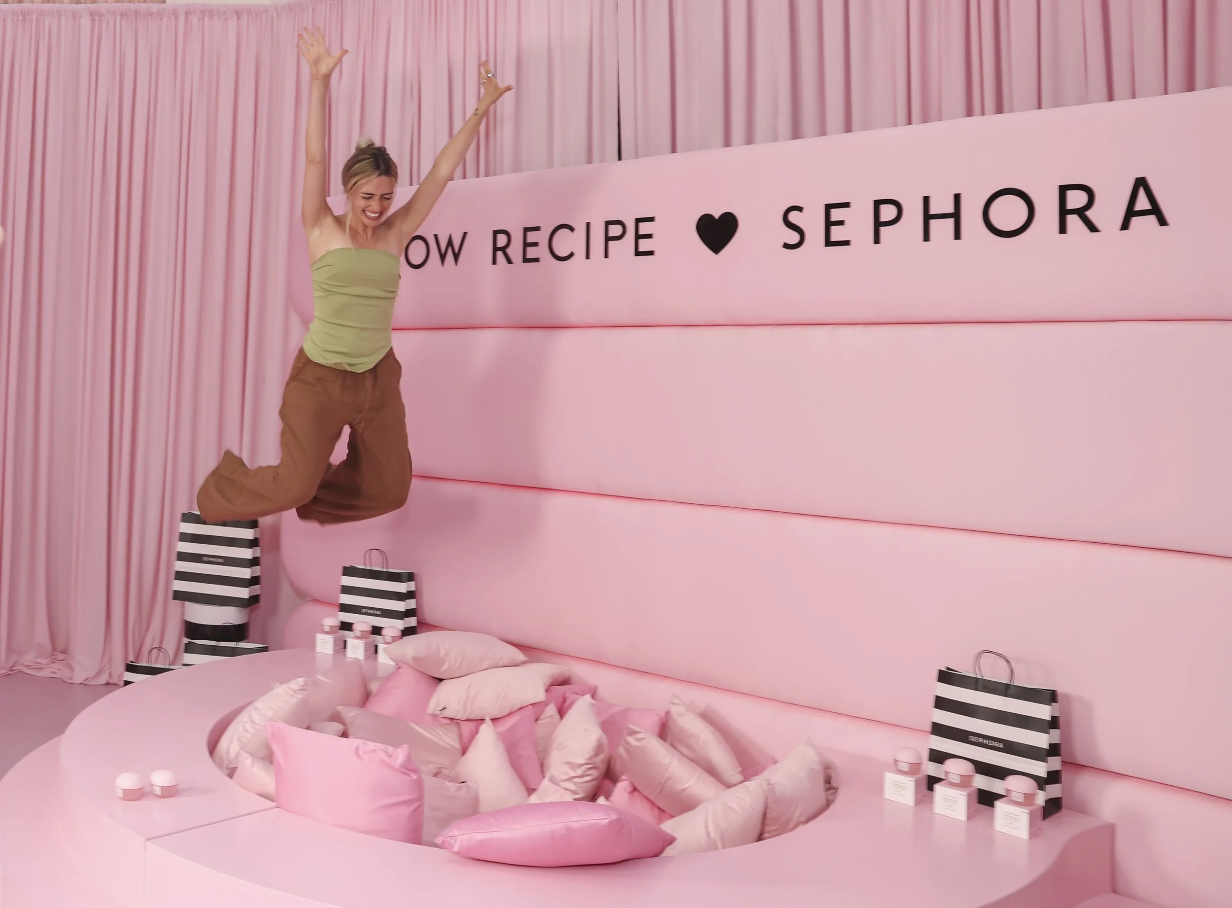   Image by Shutterstock for Glow Recipe  