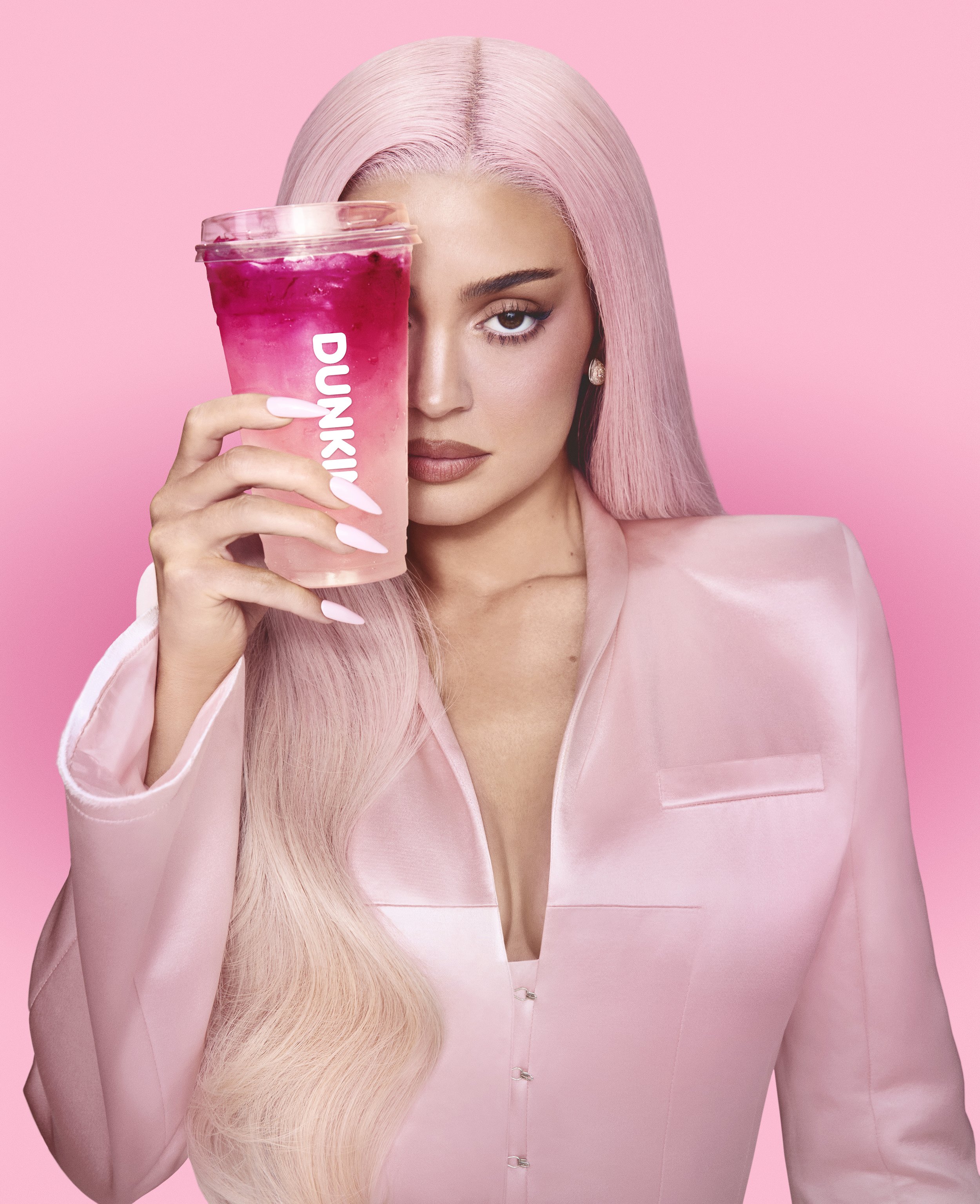 DUNKIN’® AND KYLIE JENNER INTRODUCE "THE KING KYLIE™" COLLECTION