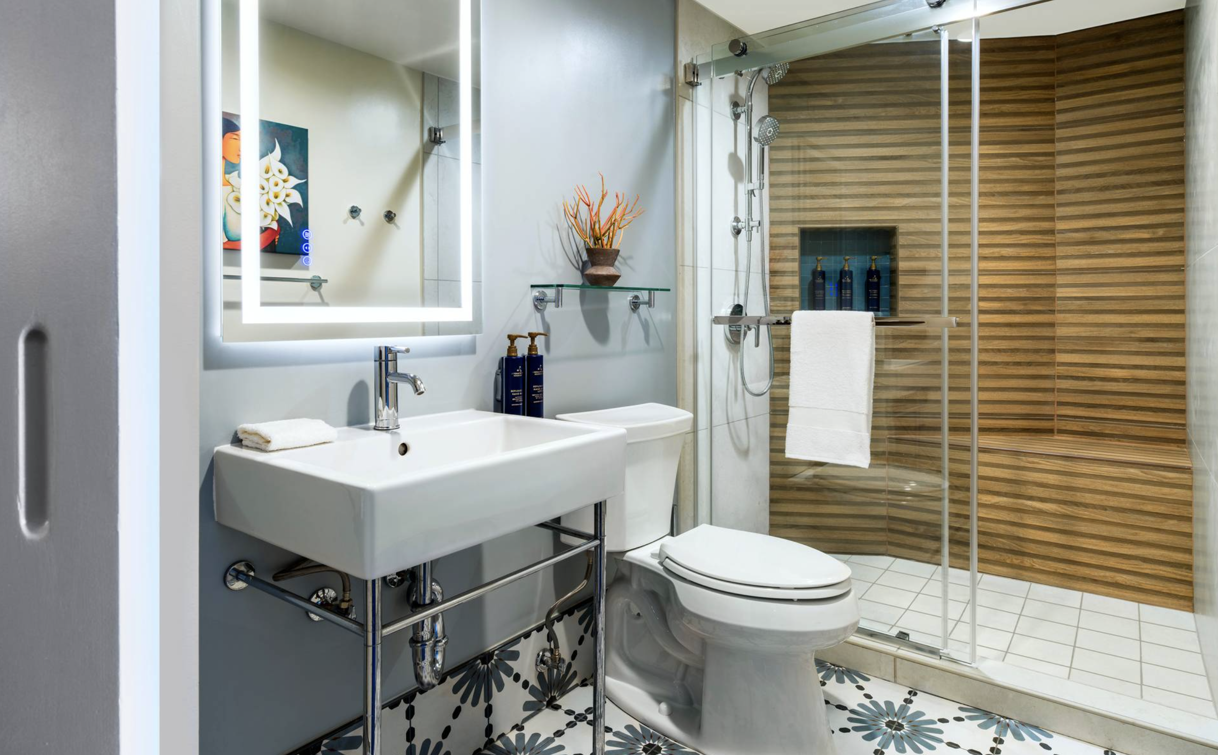 Guest bathroom 1.png
