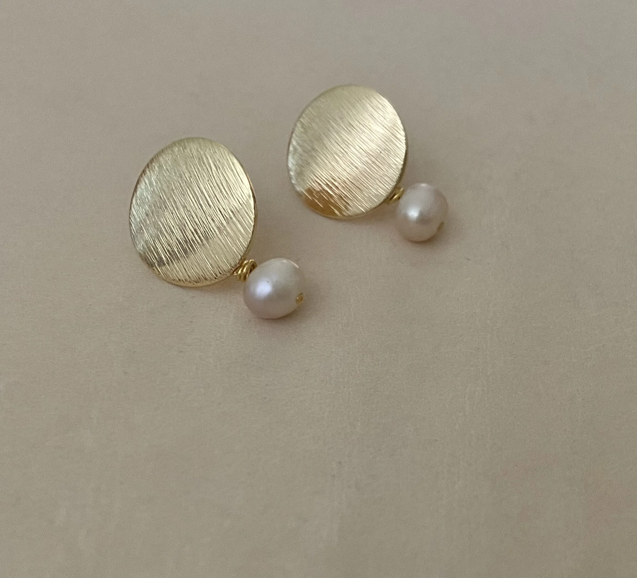 B28A42E5-11C1-4DE2-9D0C-682FF6E25315