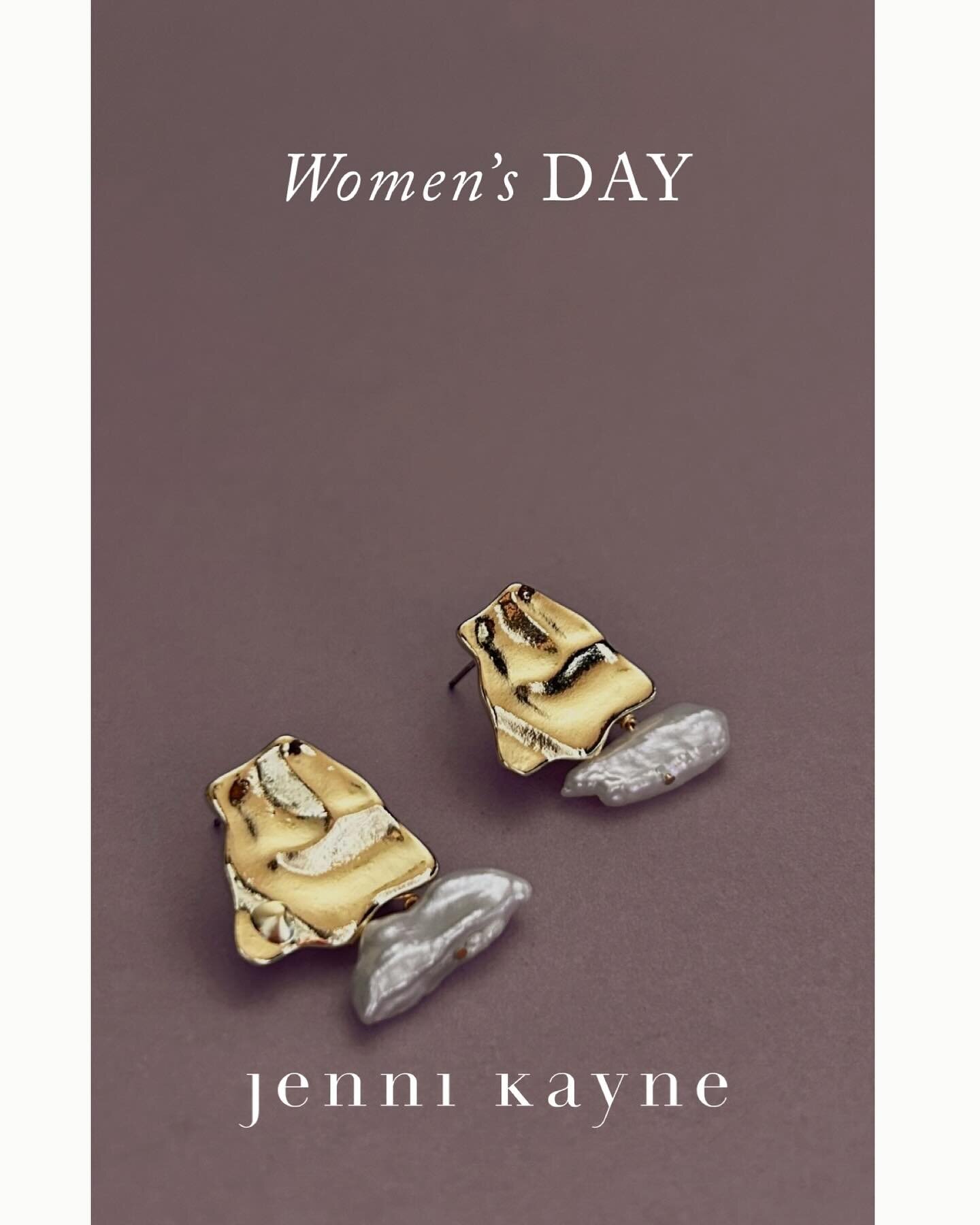 Seattle! My jewels and I will be popping up w @_therookery at @jennikayne at the u village Friday, March 8th. Mark your calendars and come say hi!
1PM - 6PM
Jenni Kayne Seattle
2610 NE Village Lane
Seattle, WA
RSVP TO
seattle@jennikayne.com
