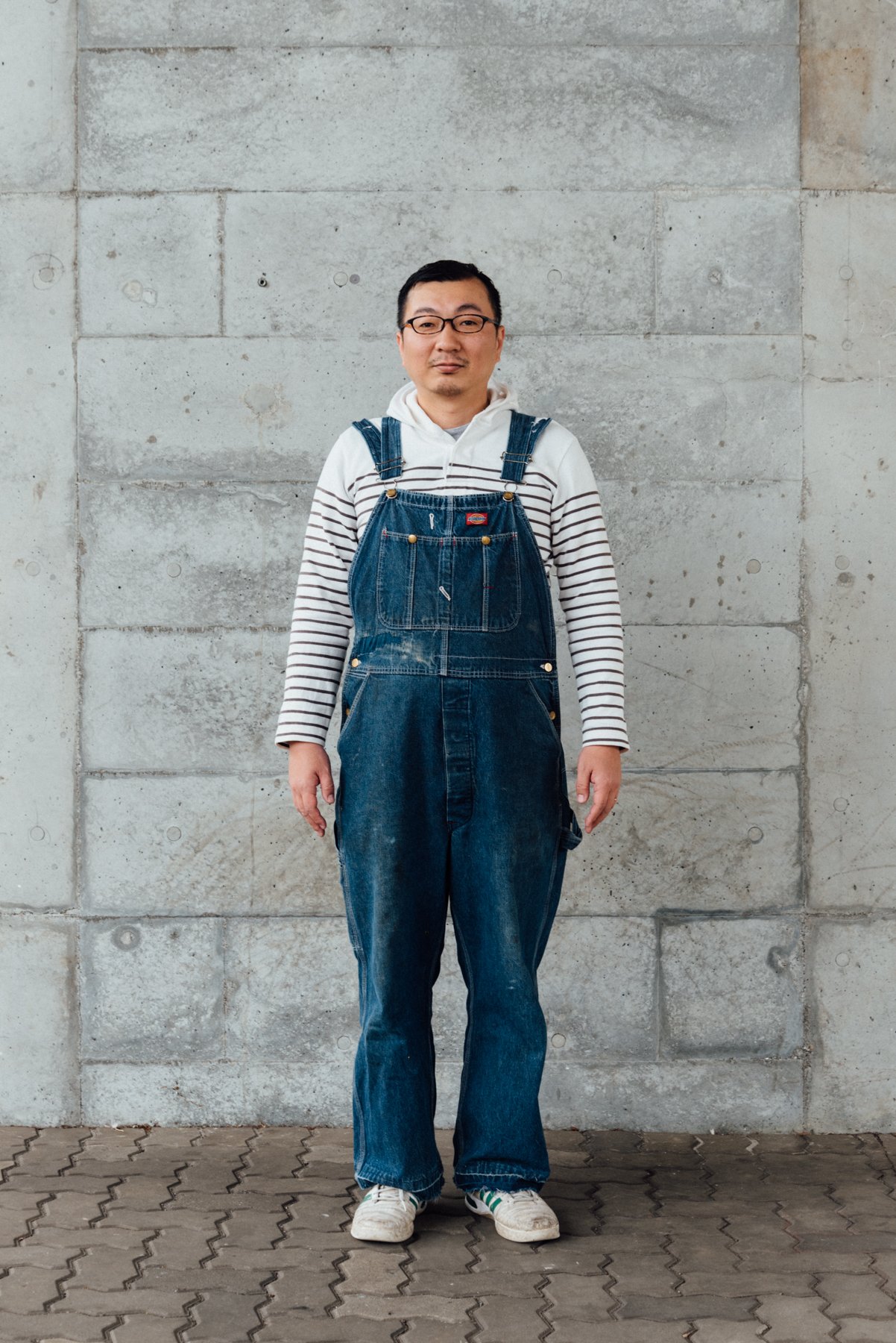  Overalls:  100% COTTON  Hoodies: 100% COTTON  "The overalls are being put up for second-hand clothes collection because of damage such as tears, and the hoodies because they are now smaller in size.  I bought them more than 25 years ago, when I was 