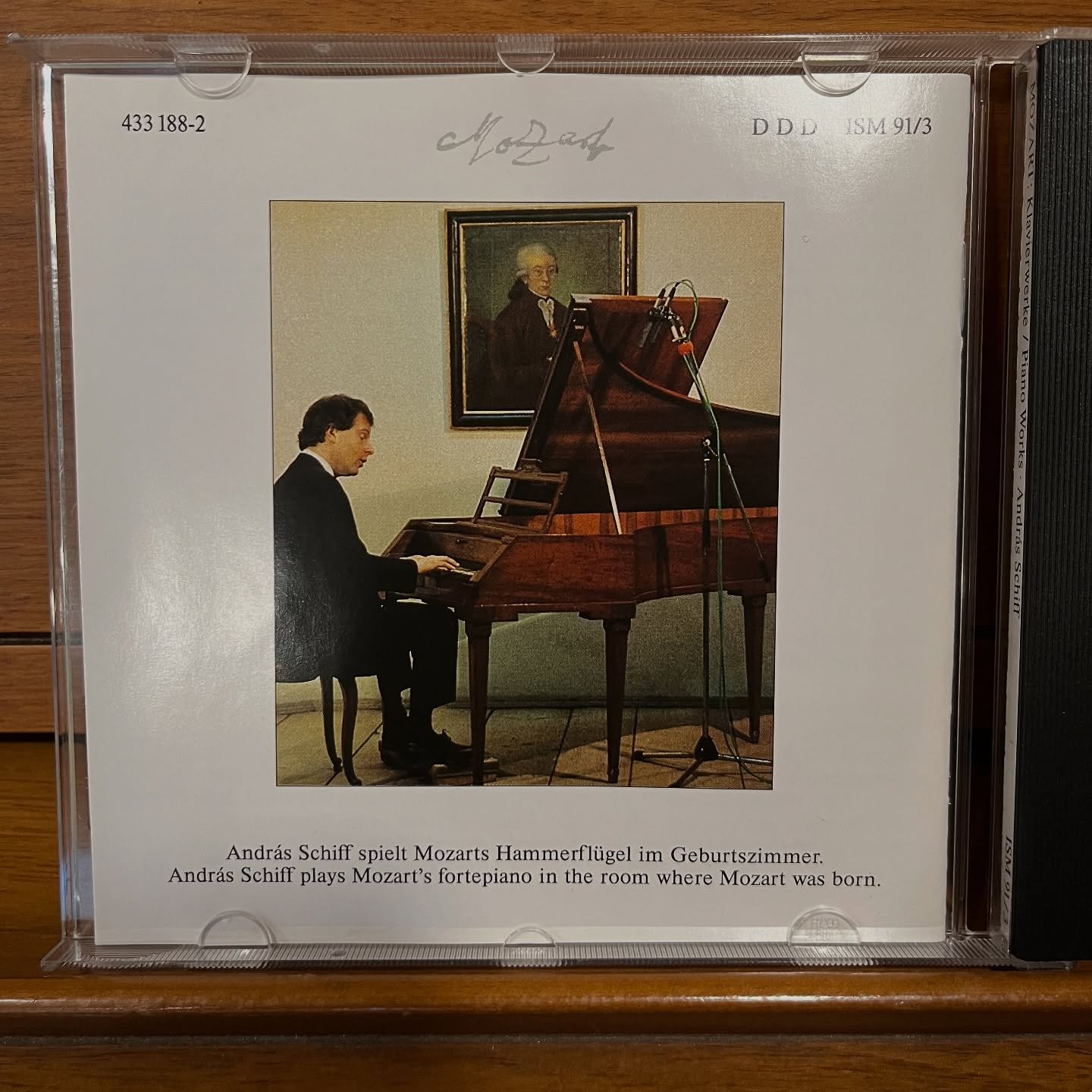 A student chose K. 545 as their new piece and I just happened to have the perfect recording for us to listen to ✨🎹🎶
&mdash;&mdash;
#mozart #andrasschiff #pianists #pianistsofinstagram #pianostudio
