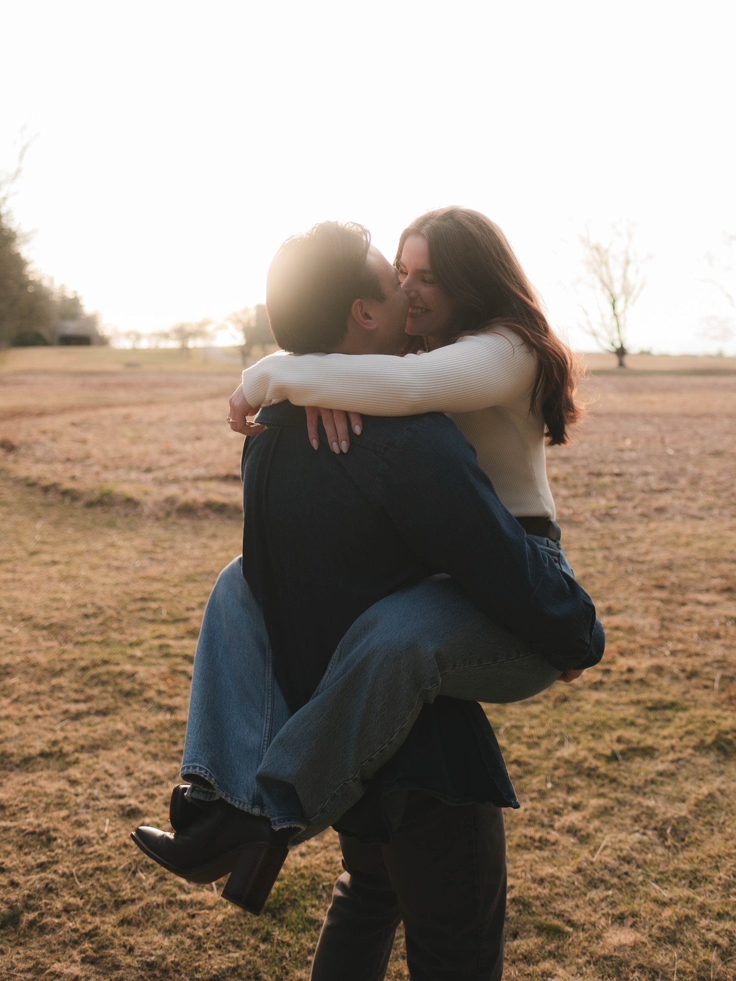 That feeling when the sun sets later in New England 🥹

Photographed for @meghanannassociates | @meghanannimagery 

Connecticut wedding photographer, New York wedding photographer, New York engagement photographer, Connecticut engagement photographer