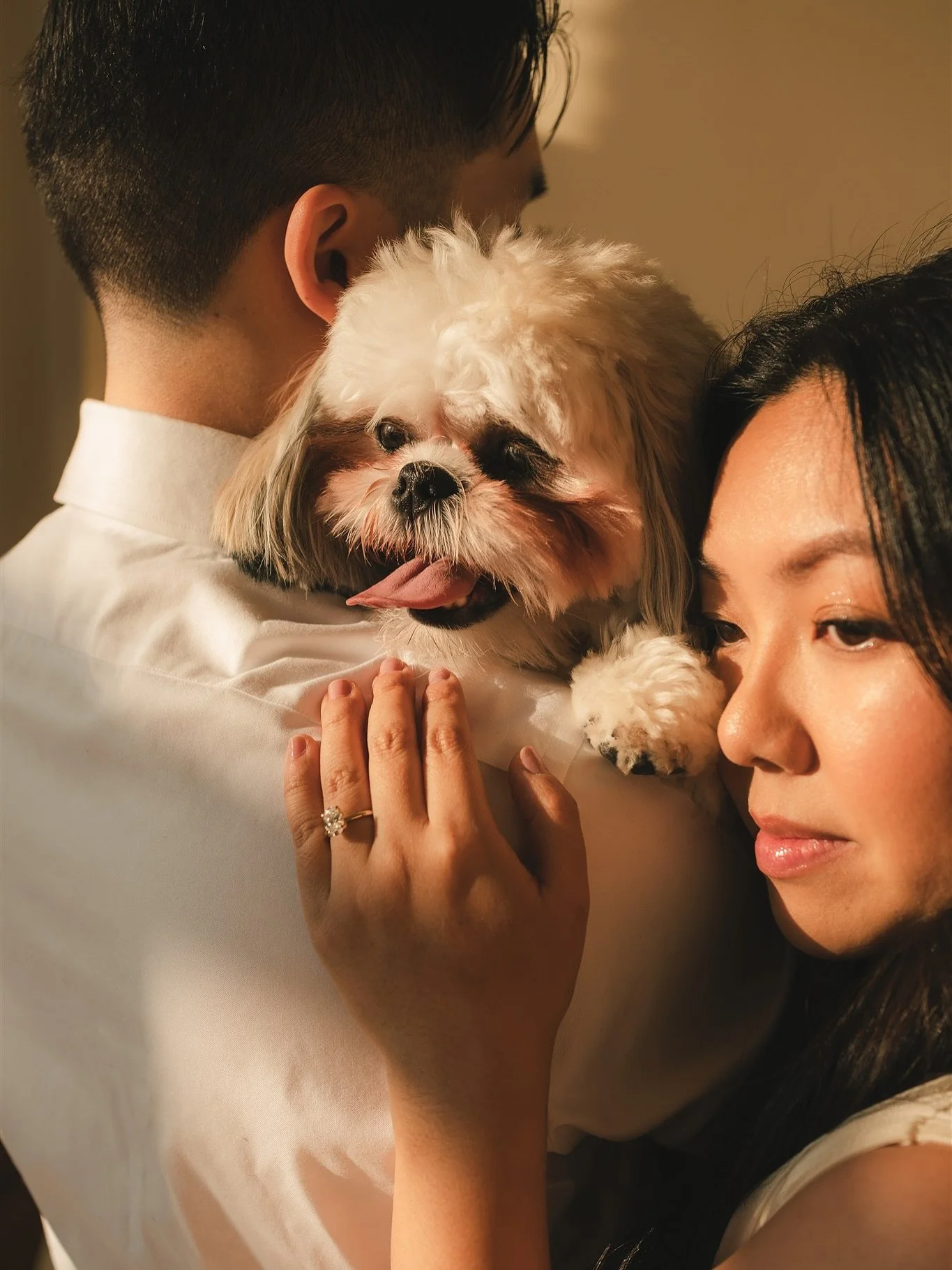 What should you do when you’re not sure if the weather will hold up for your session? Book @gentlebullstudios duhhhh — we had to pivot and make a last minute decision to move our engagement session indoors but the bonus was we had a speci