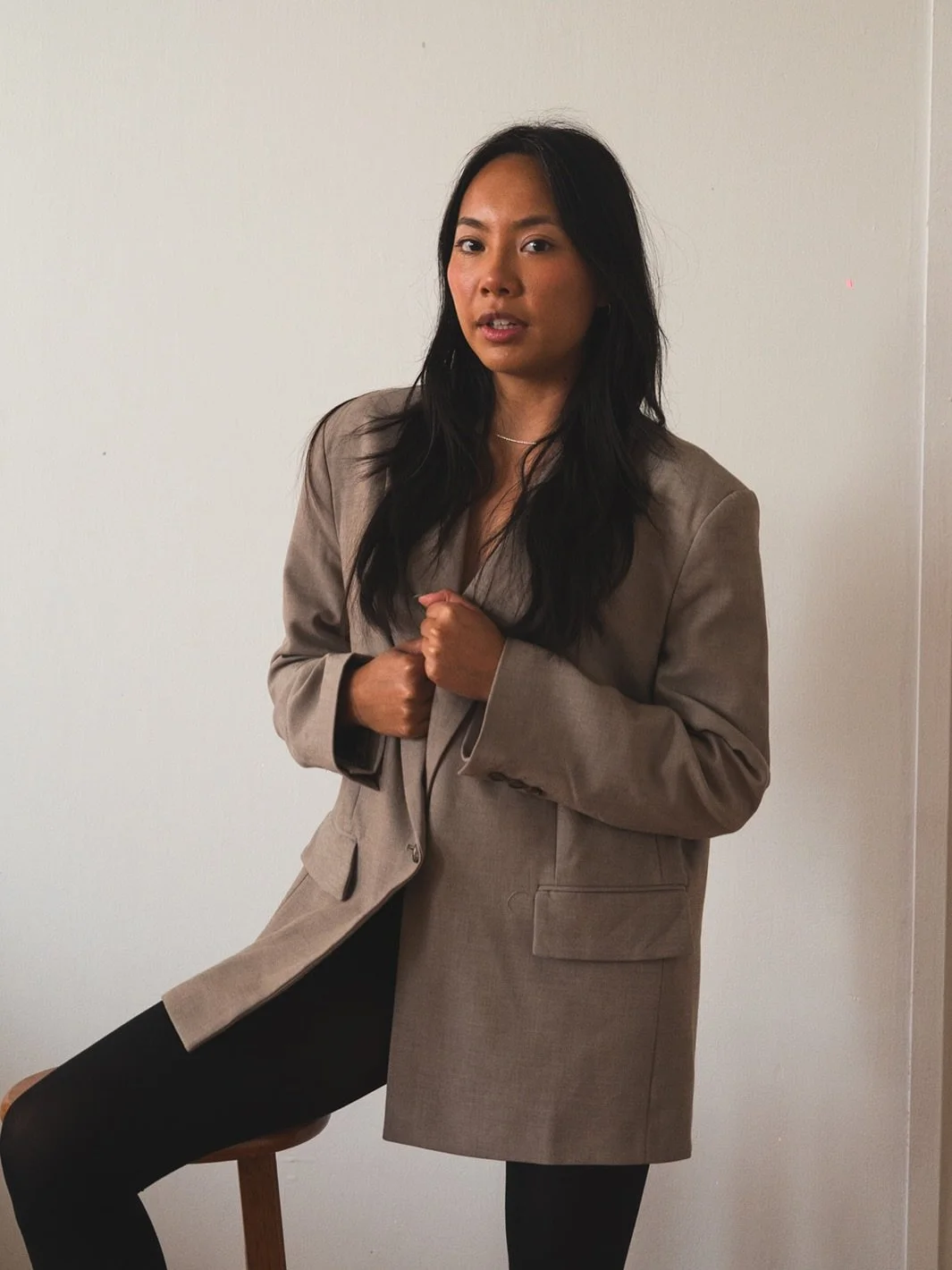 If only I looked like this while sitting hunched over my editing desk 😩😮&zwj;💨😝

A little bit of my face on the feed before I start really going to town highlighting the beautiful weddings, humans and experiences I got to capture ~ it truly was a