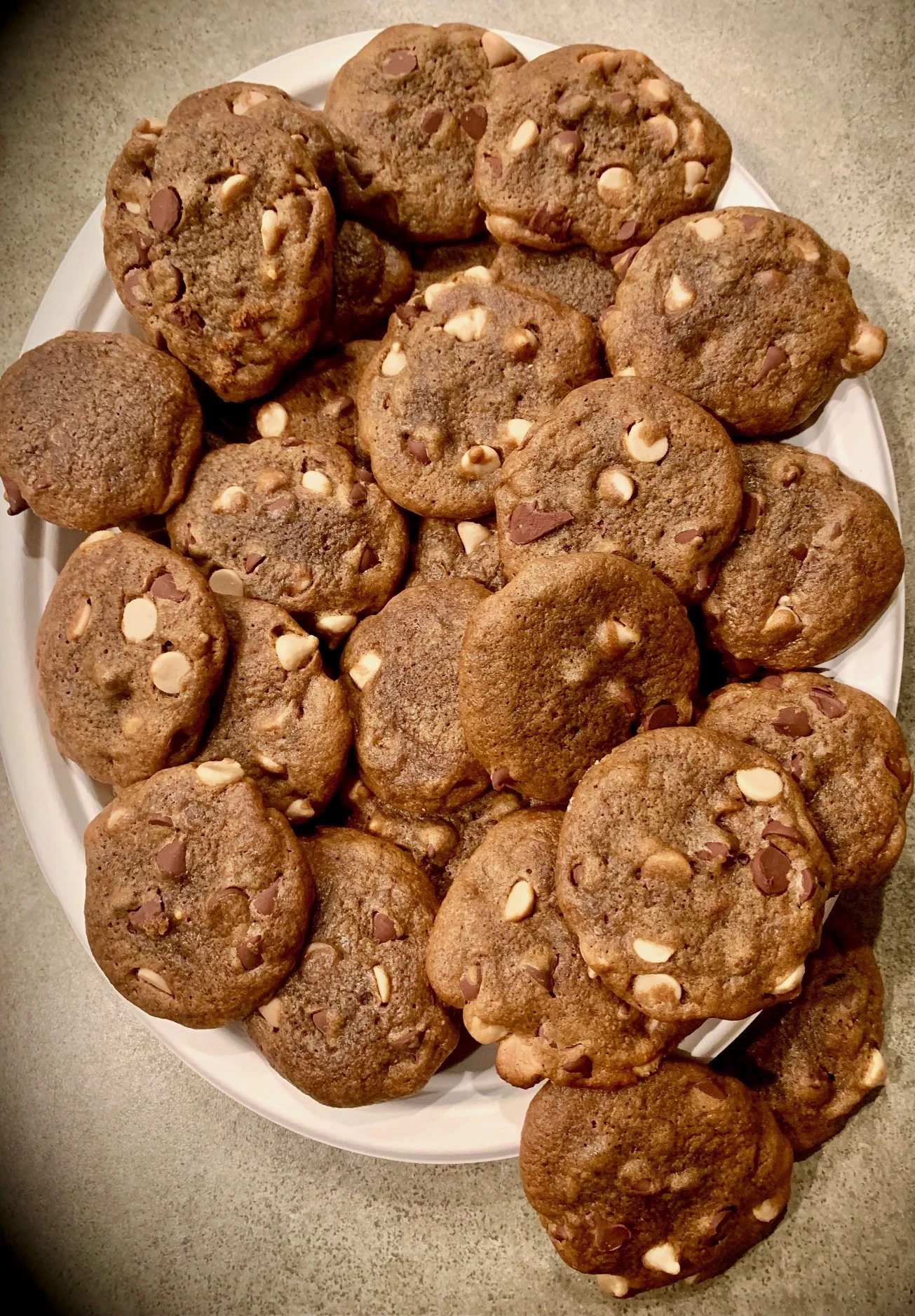  Espresso Chocolate Chip &amp; Sea Salt Caramel Chip Cookies