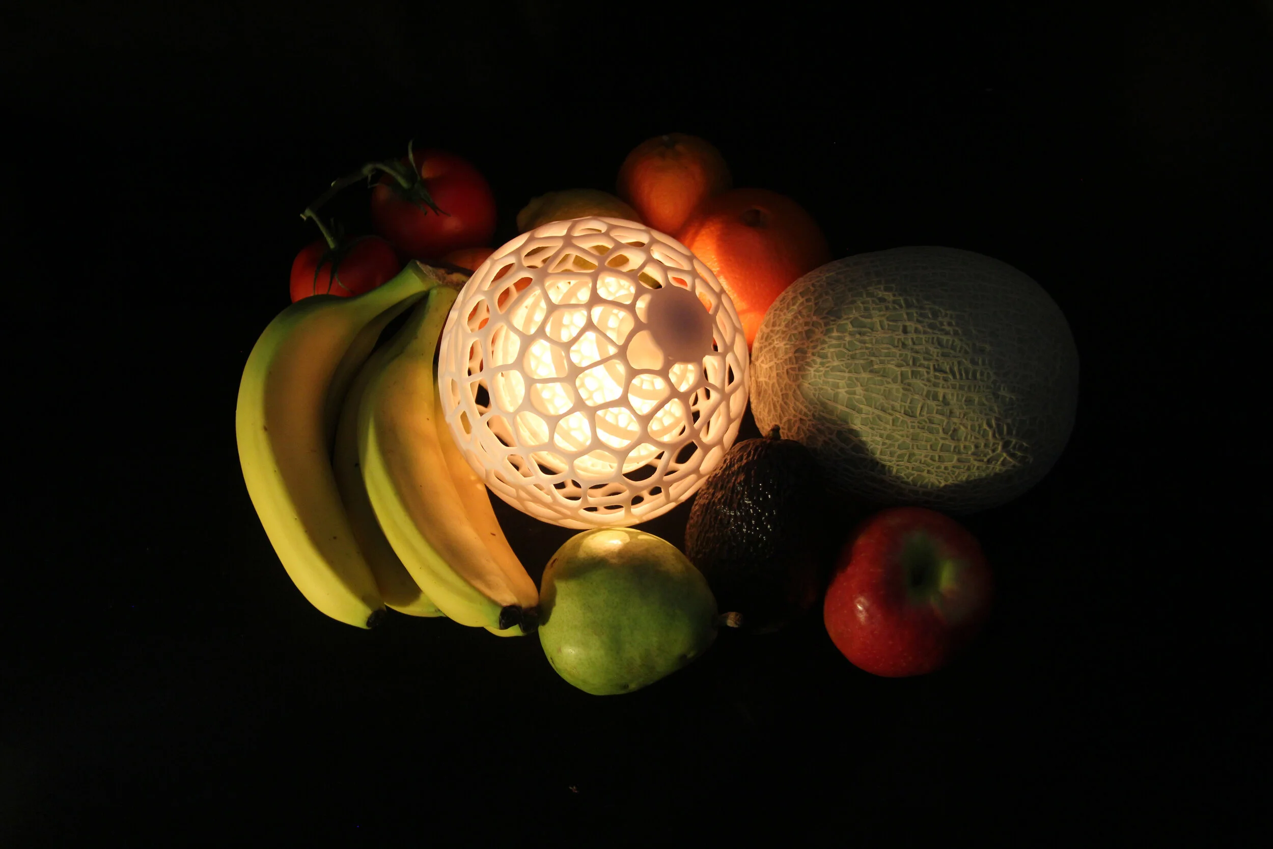 light_with_fruits_topview.jpg