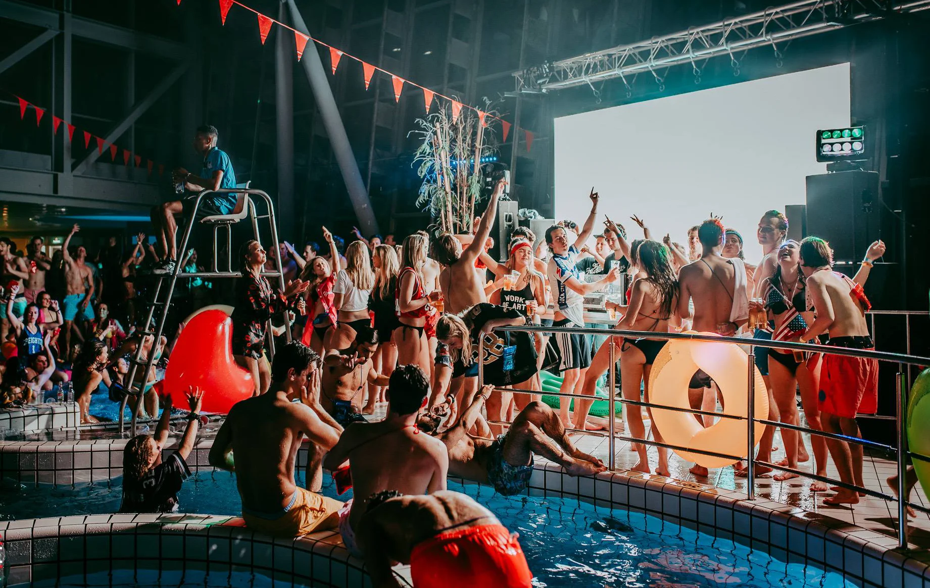 Case-ASCpoolparty.jpg