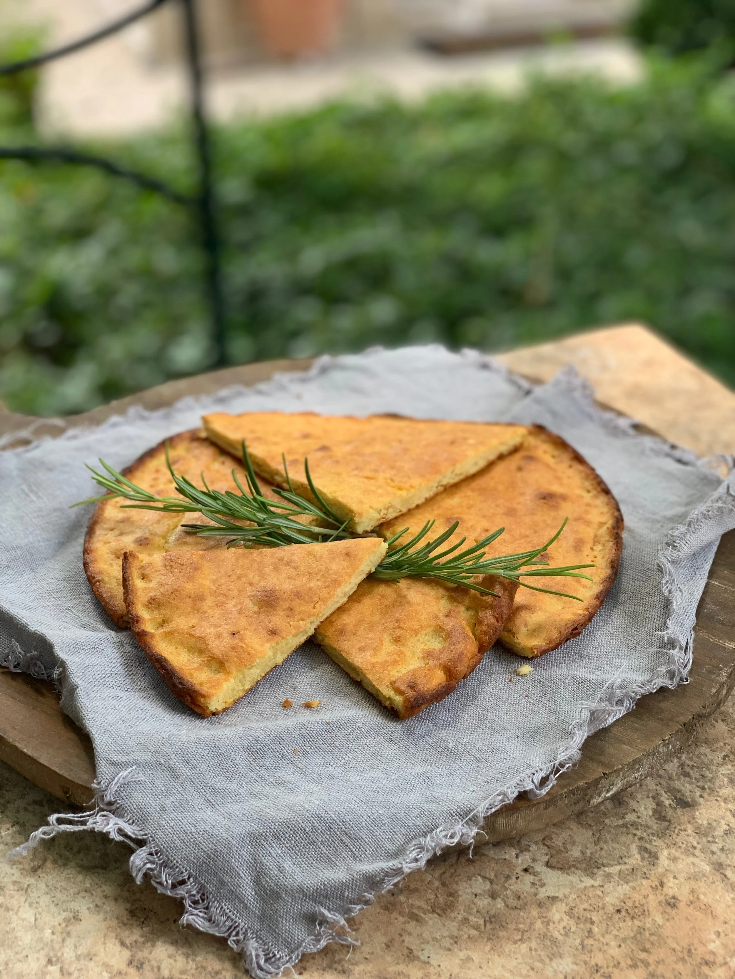 Фарината - бърза тънка питка от нахутено брашно