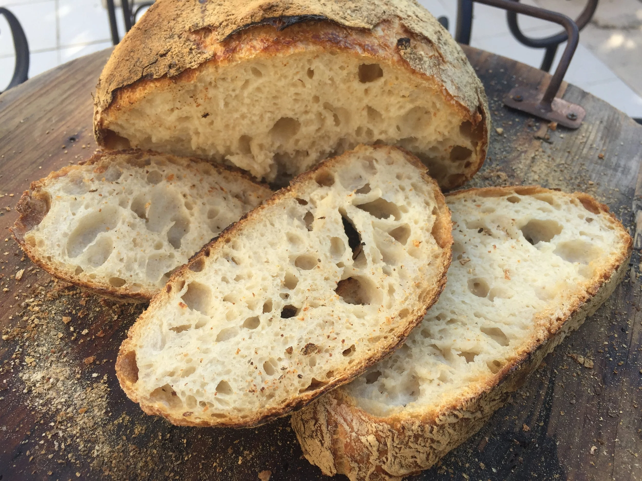 Домашен бял хляб с квас без месене за всеки ден