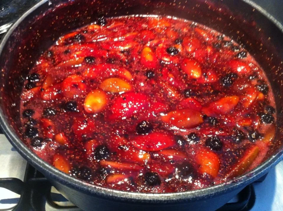 Конфитюр от зрели смокини, къпини и пъпеш