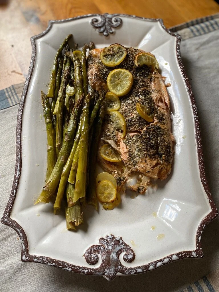 Бърза риба на фурна с аспержи