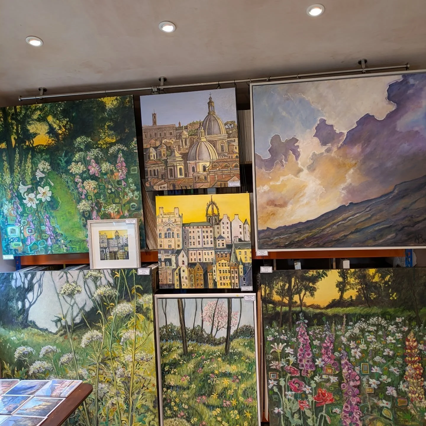 Tomorrow is the start of Swindon open studios. 11.00-5.00. I am showing 60 pieces of work in my studio and conservatory. The garden is open for visits. Also on Sunday and next weekend.

17 Queens Road
Hannington
SN6 7RP

Venue 35
www.swindonopenstudi