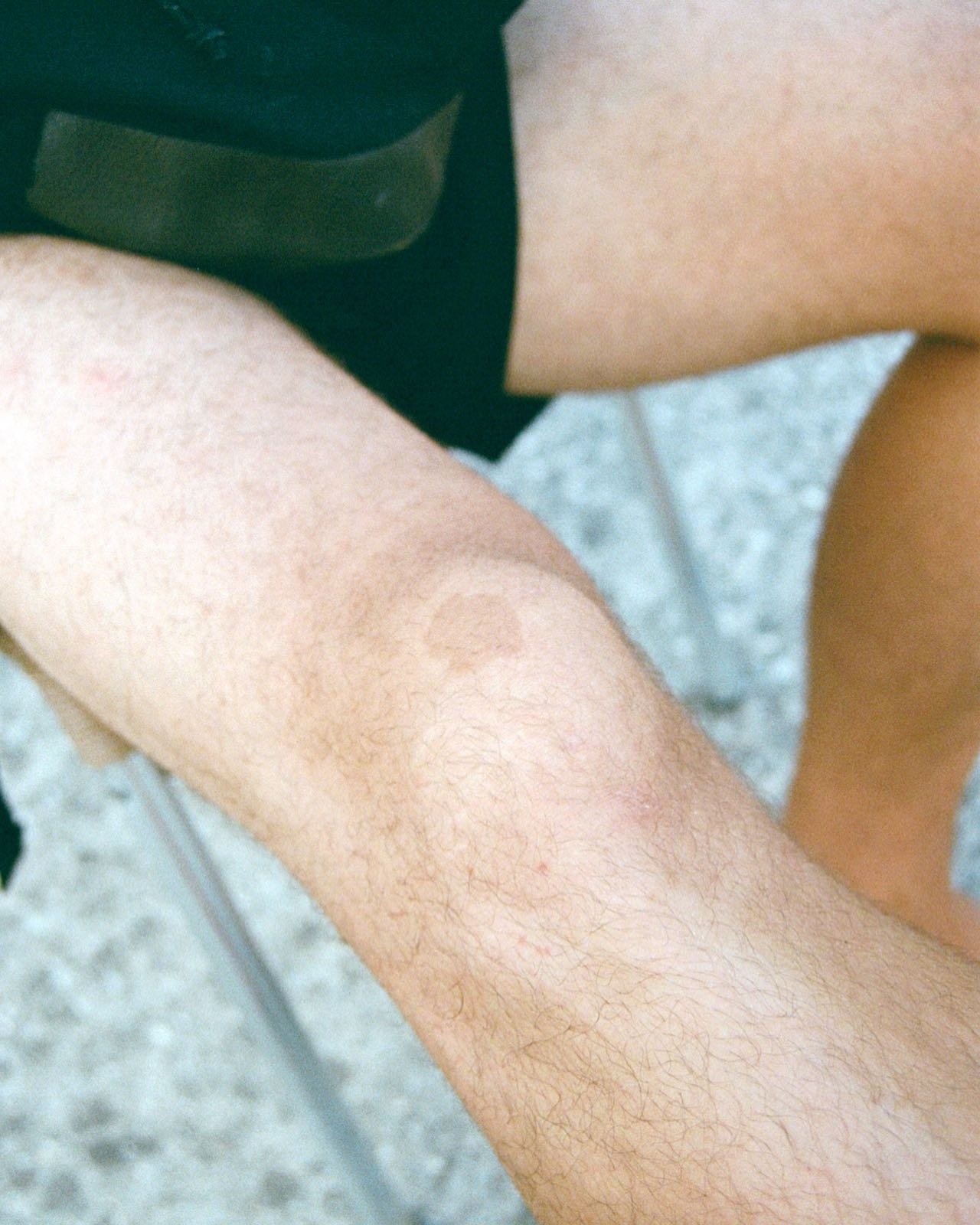 ..If, thus, a camera shoots in two directions,
forwards and backwards,
merging both pictures 
so that the &lsquo;back&rsquo; dissolves into the &lsquo;front&rsquo;, 
it allows the photographer 
at the very moment of shooting 
to be in front with the 