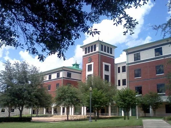Volusia-Courthouse-building-In-deland.png