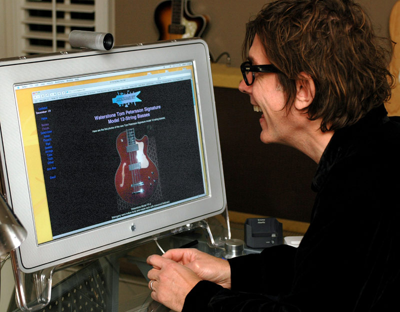Tom Petersson checking out 12stringbass.net during the introduction of the Waterstone TP signature model 12-string basses.