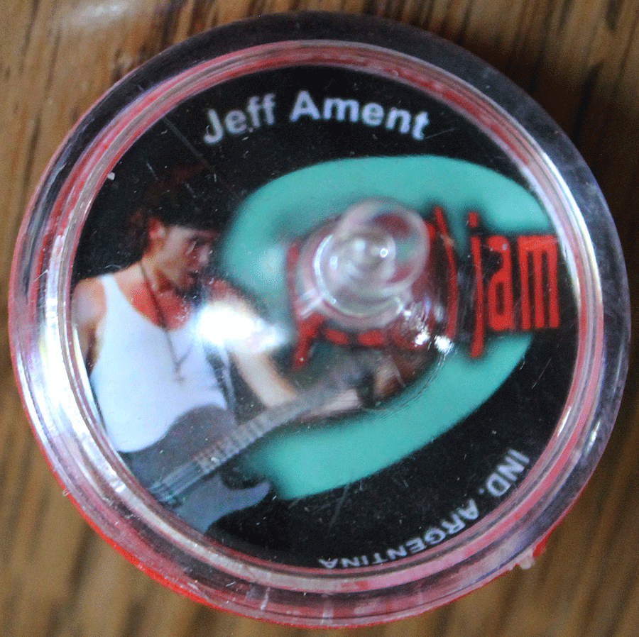 Jeff Ament’s Hamer 12-string bass spinning top