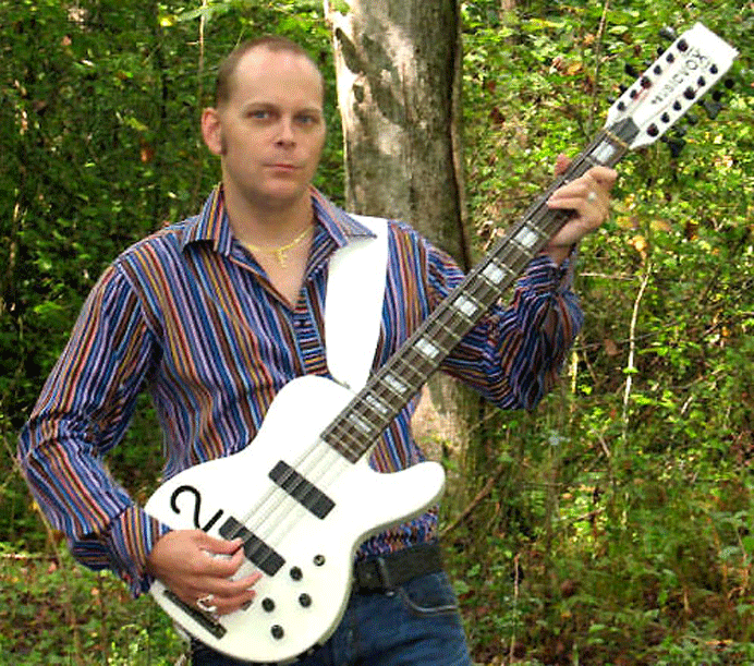 Brent Anthonisen and his Musicvox Space Cadet 12-string bass.