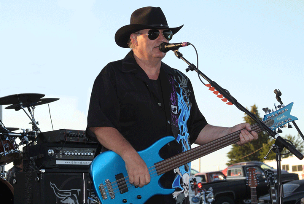 Surf on stage in 2011.