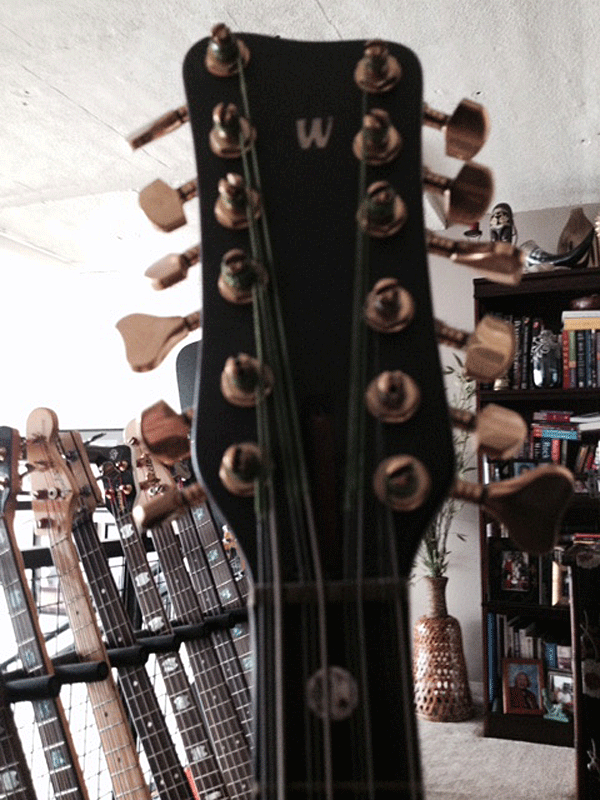 Headstock of the Warwick 12.