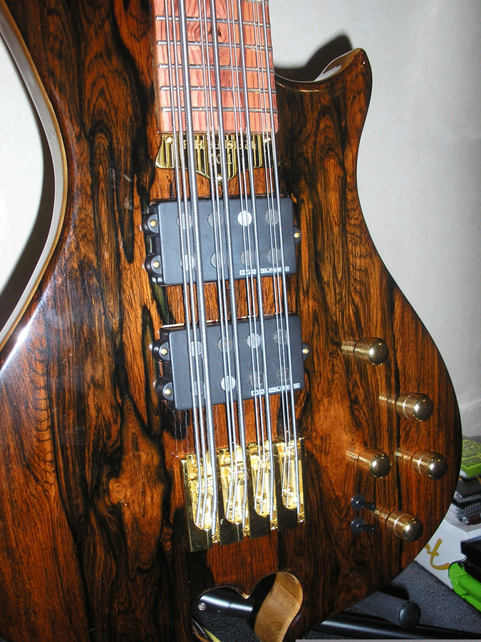 Bass Lines Alnico pickups, Musicman design.